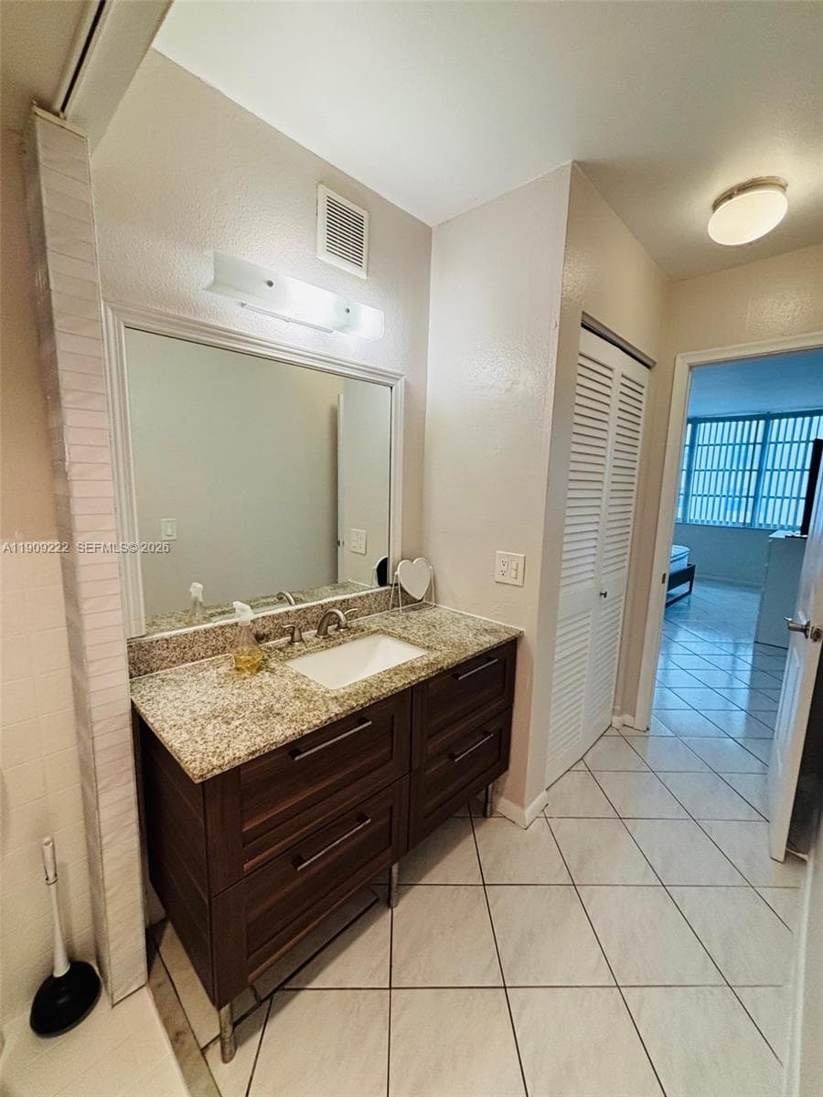 Imperial Towers · #622 in Hallandale Beach - Photo 21