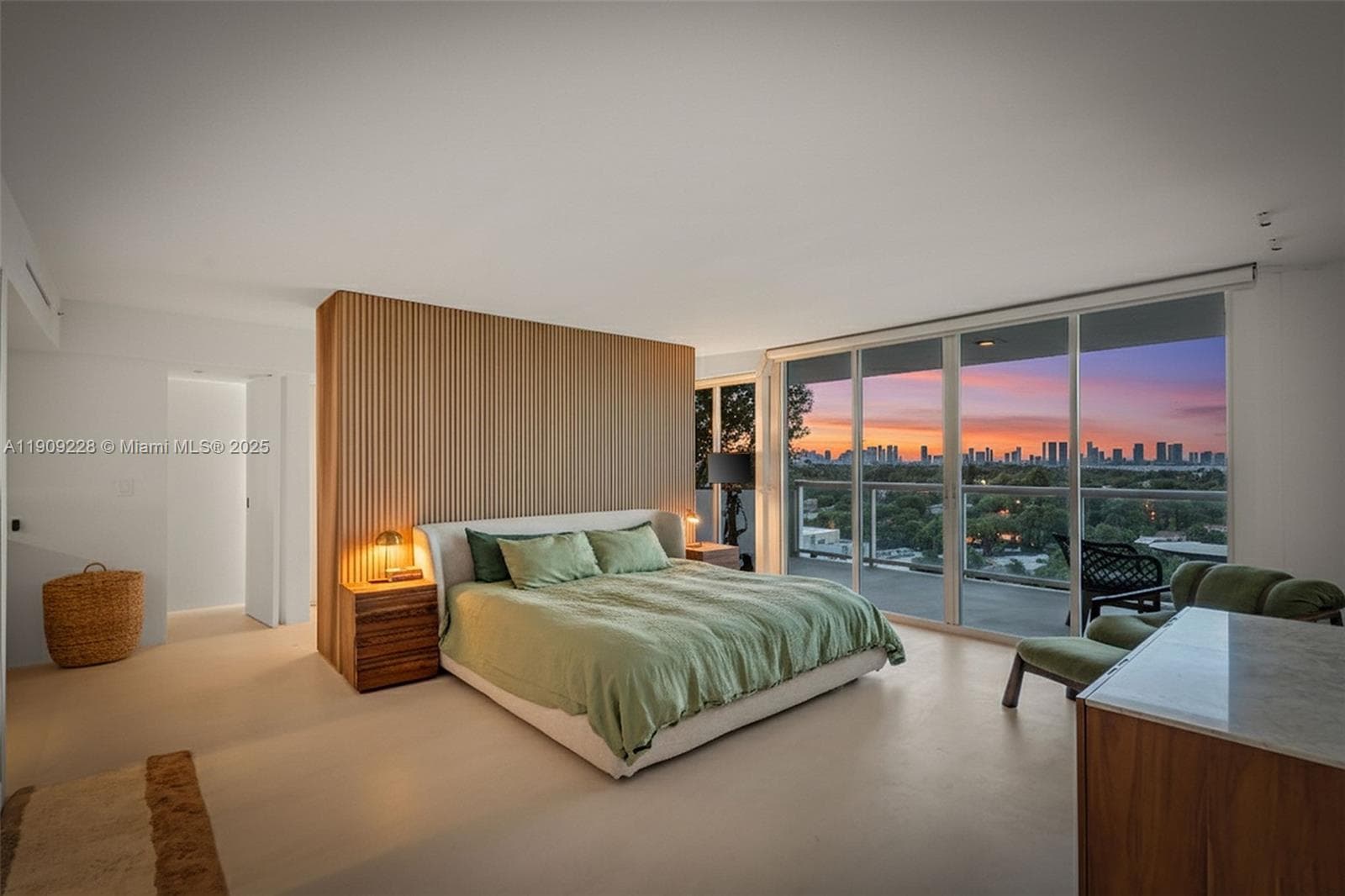 KING DAVID TOWERS CONDO · #1201 in Miami Beach - Photo 27