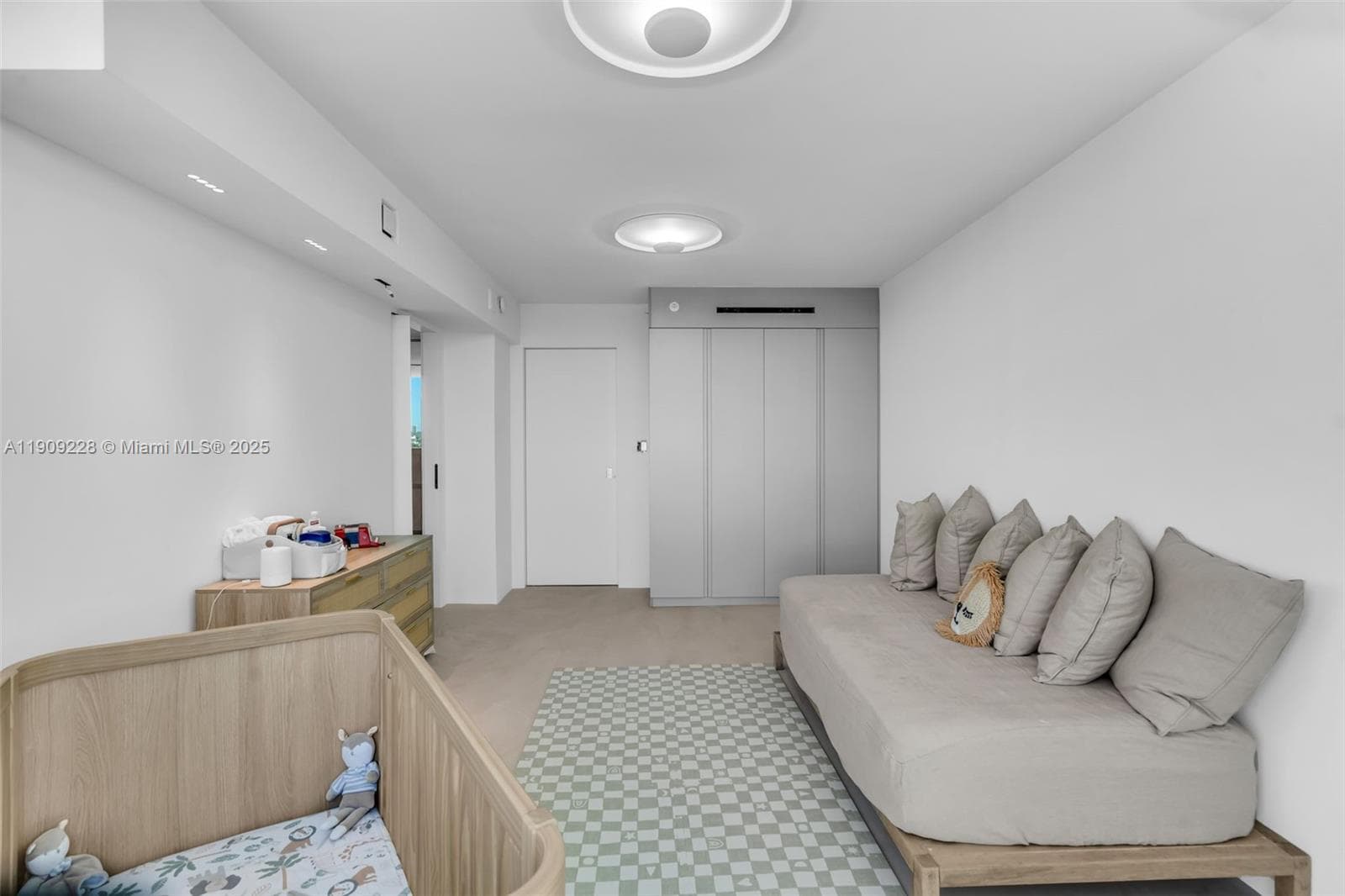 KING DAVID TOWERS CONDO · #1201 in Miami Beach - Photo 32