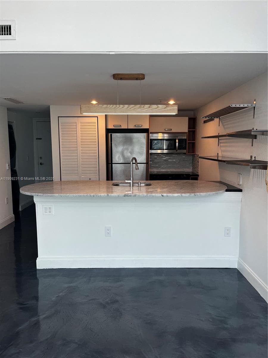 Vilasol Condominium · #17 in Miami Beach - Photo 9