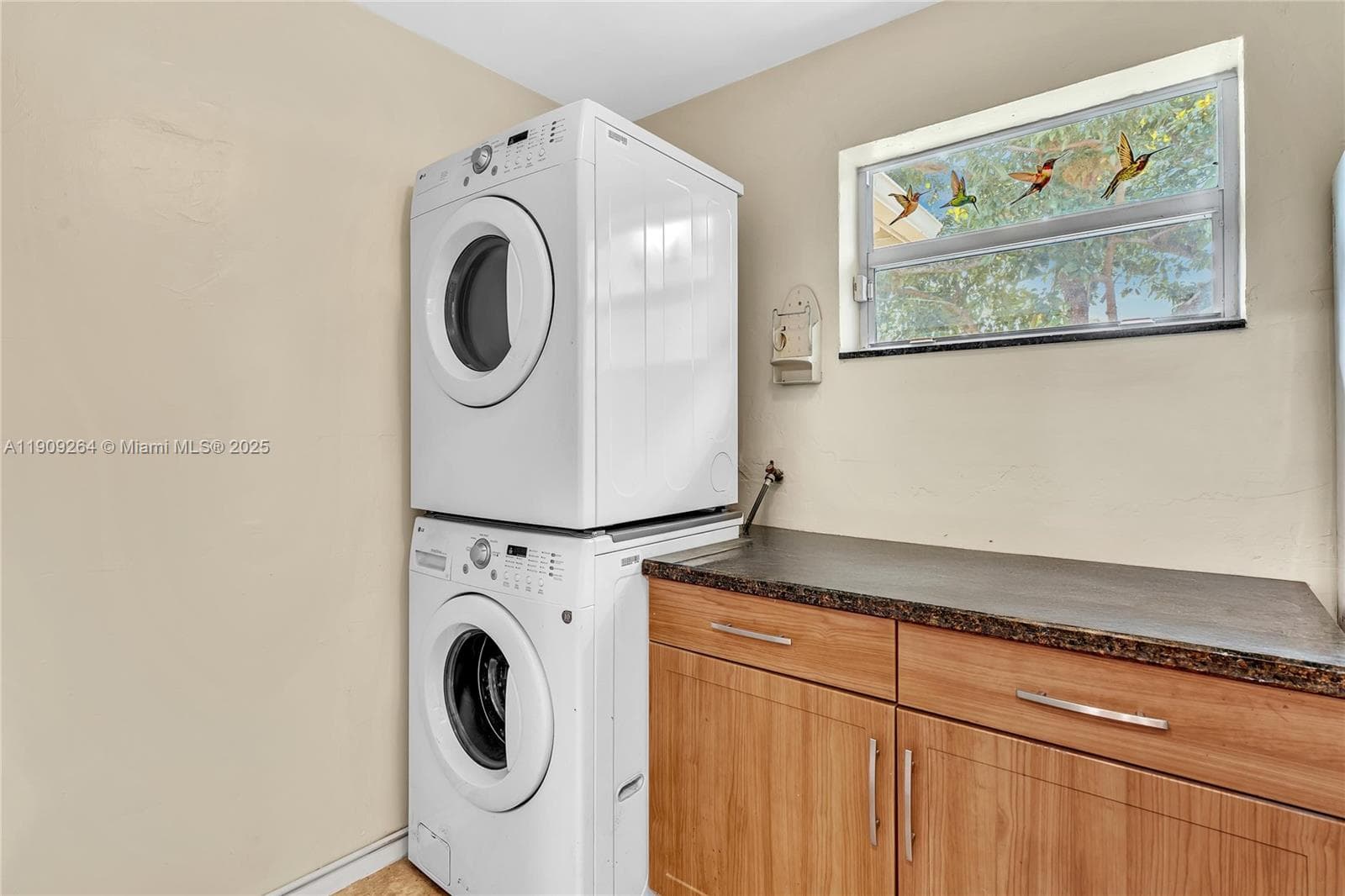 2114 N 44th Ave photo 17