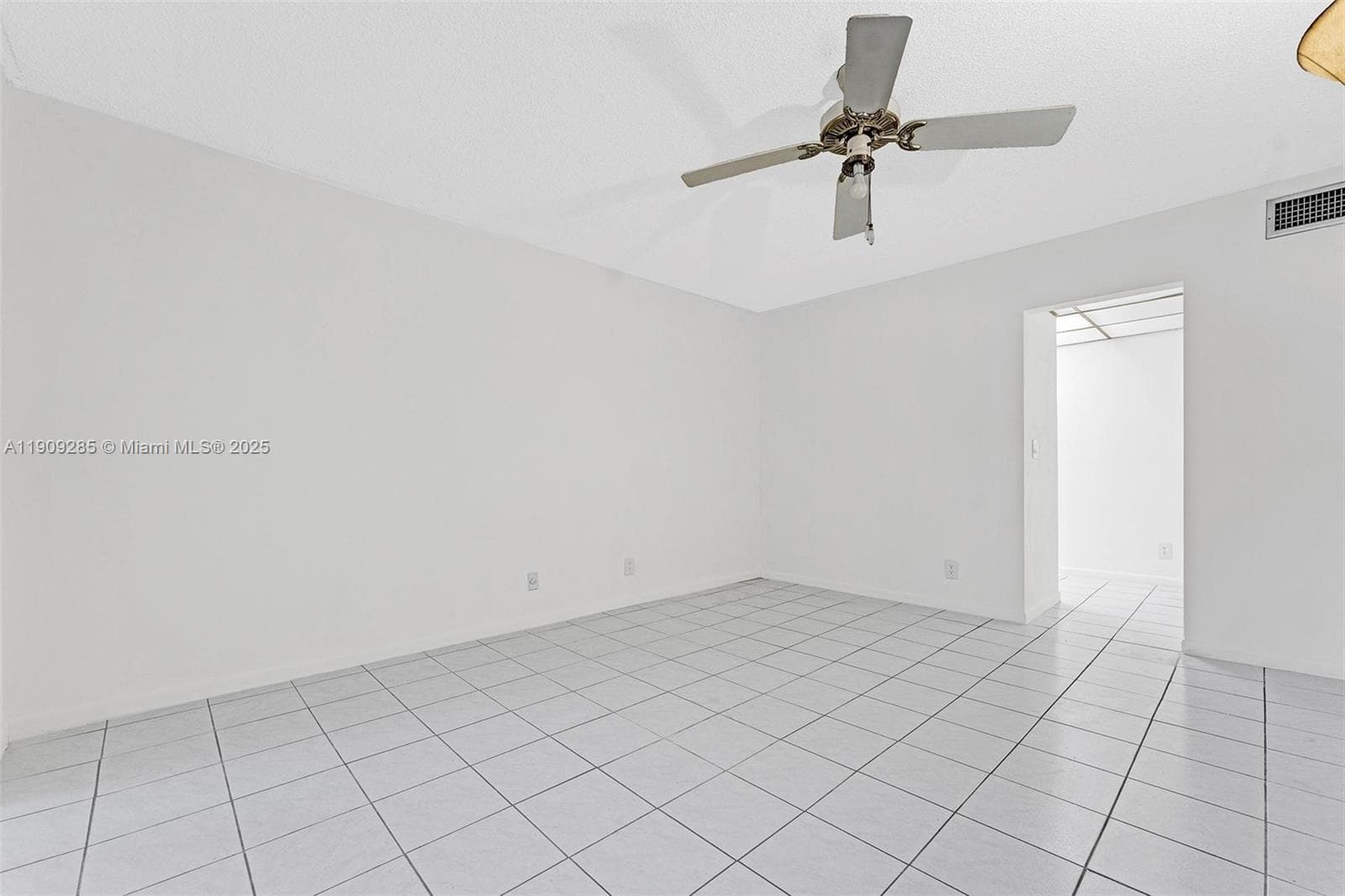 Third Gulfstream · #103G in Hallandale Beach - Photo 12