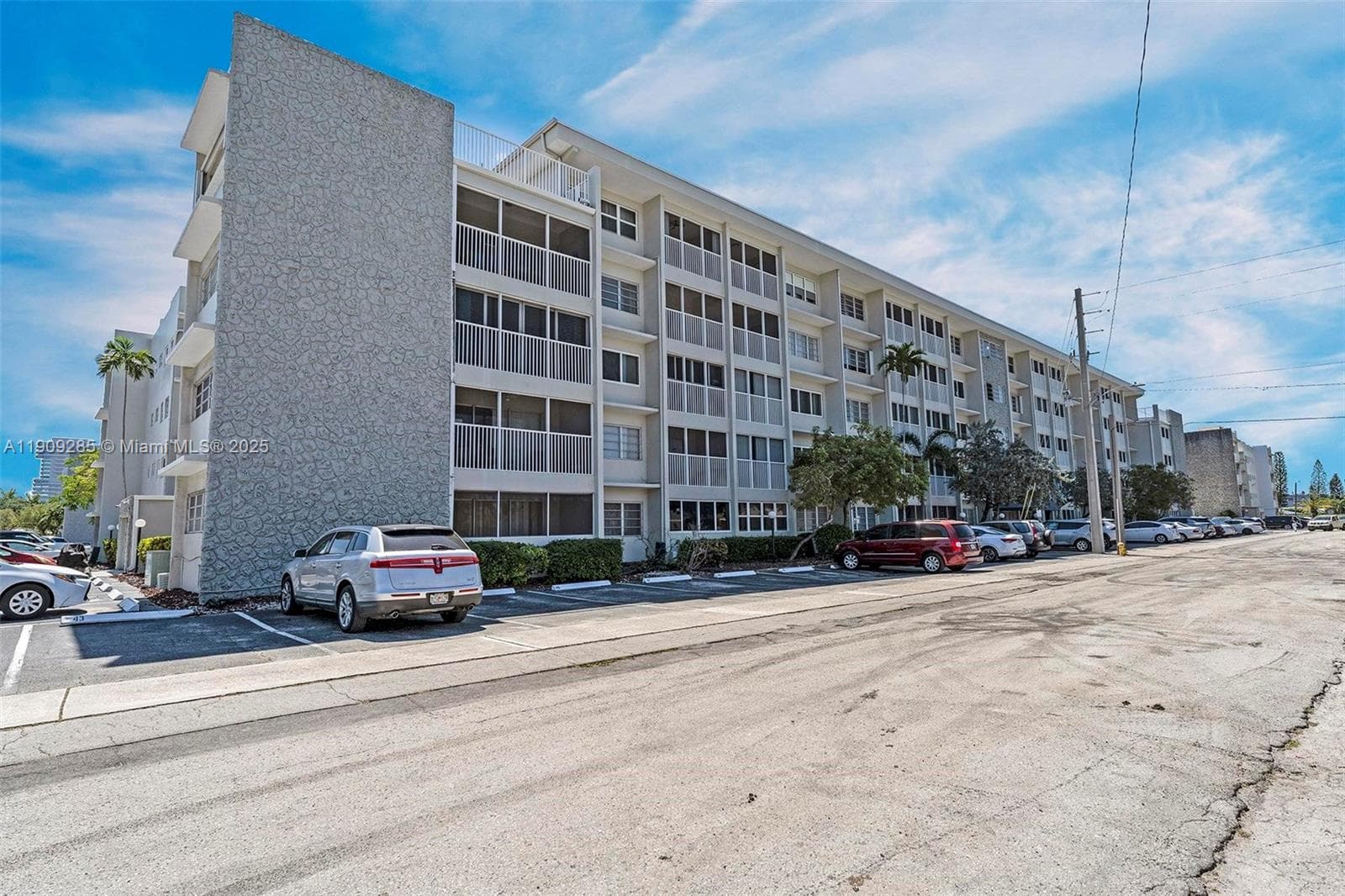 Third Gulfstream · #103G in Hallandale Beach - Photo 30
