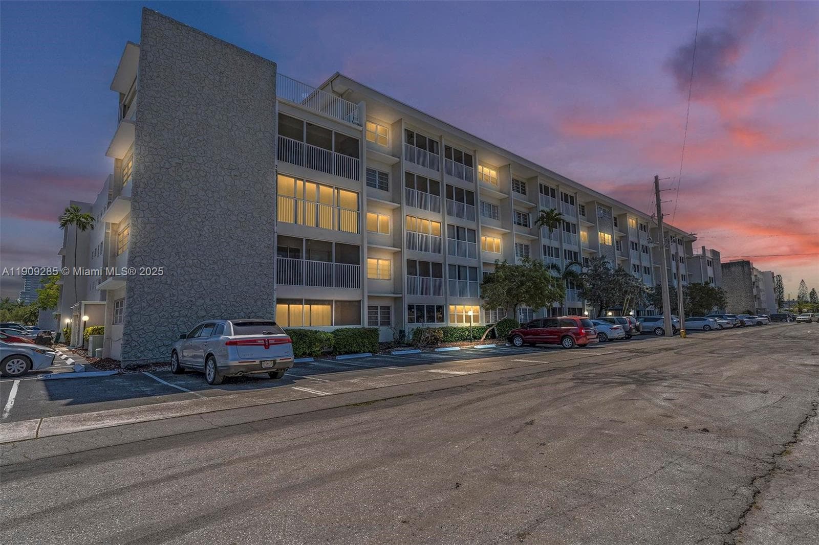Third Gulfstream · #103G in Hallandale Beach - Photo 37