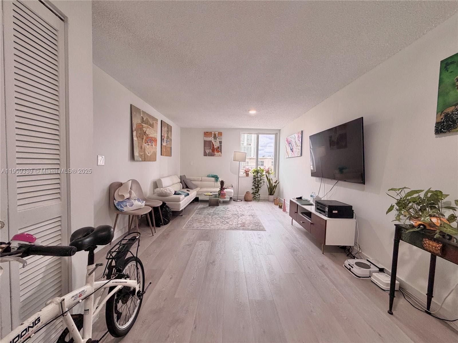 CARIBBEAN BREEZE CONDO · #505 in Sunny Isles Beach - Photo 3