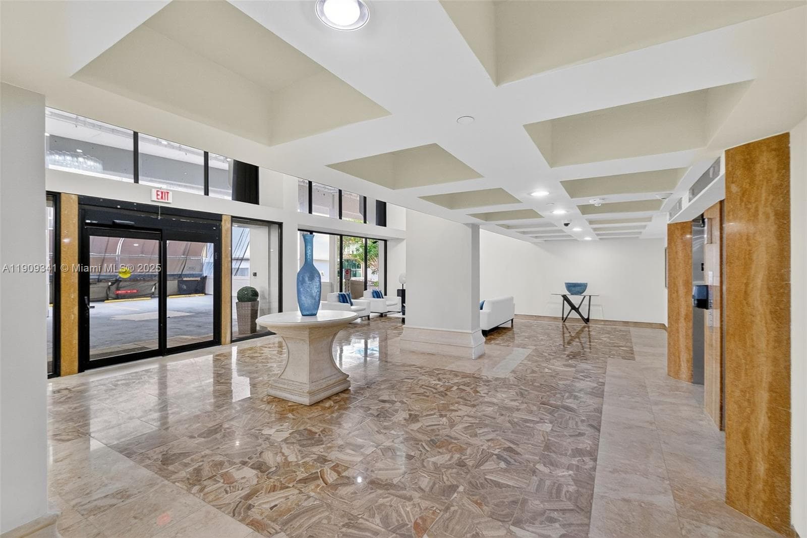 LE TRIANON CONDO · #7B in Miami Beach - Photo 2