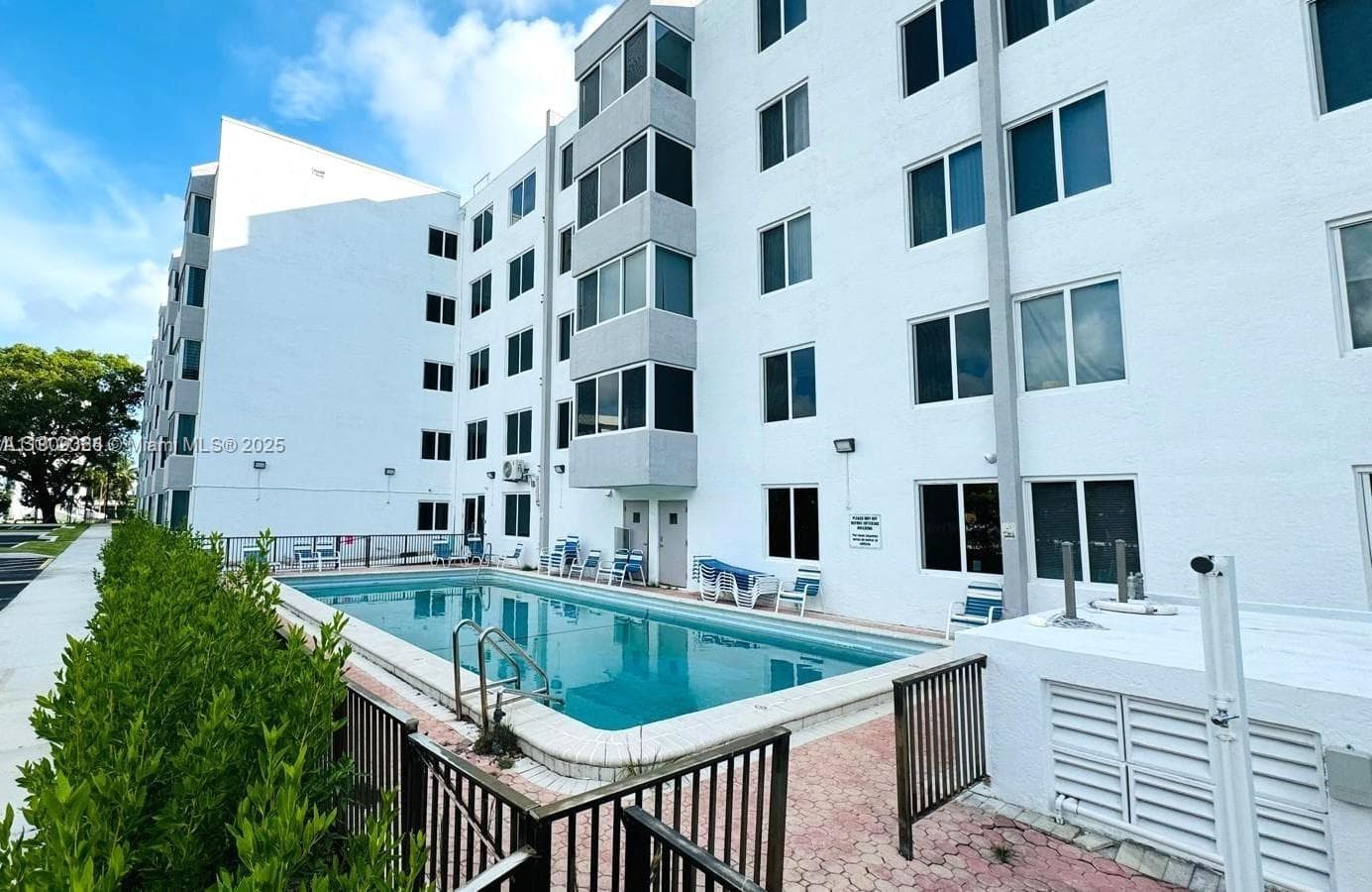 CARIBBEAN BREEZE CONDO · #303 in Sunny Isles Beach - Photo 4