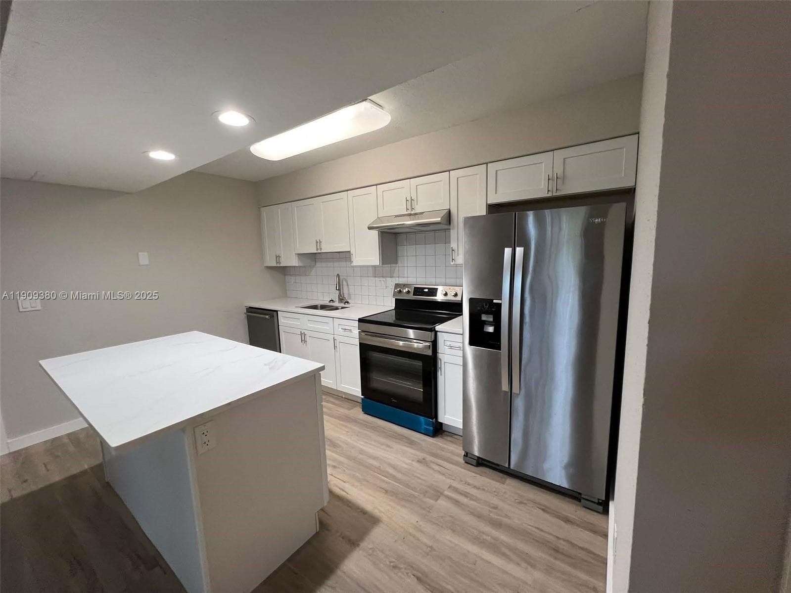 WINDWARD LAKES CONDO · #H103 in Pompano Beach - Photo 2