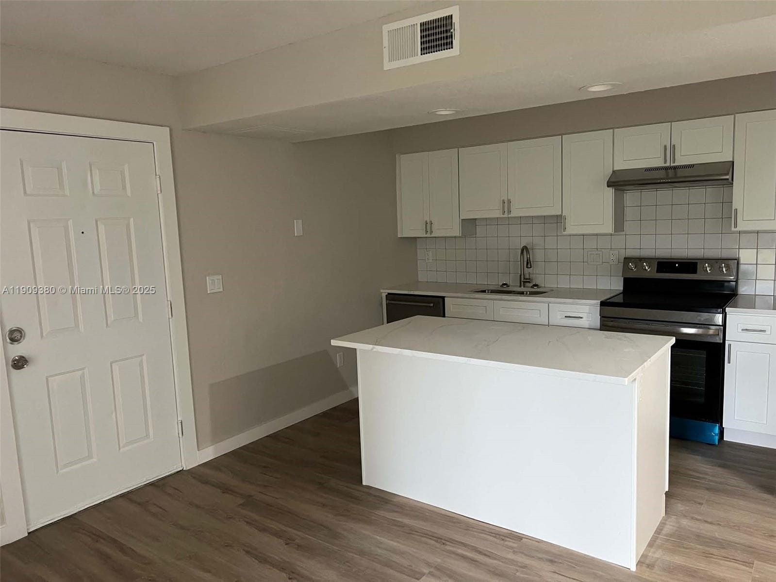 WINDWARD LAKES CONDO · #H103 in Pompano Beach - Photo 3