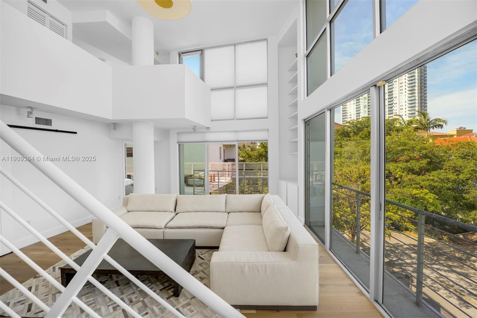 ILONA CONDO · #10 in Miami Beach - Photo 4