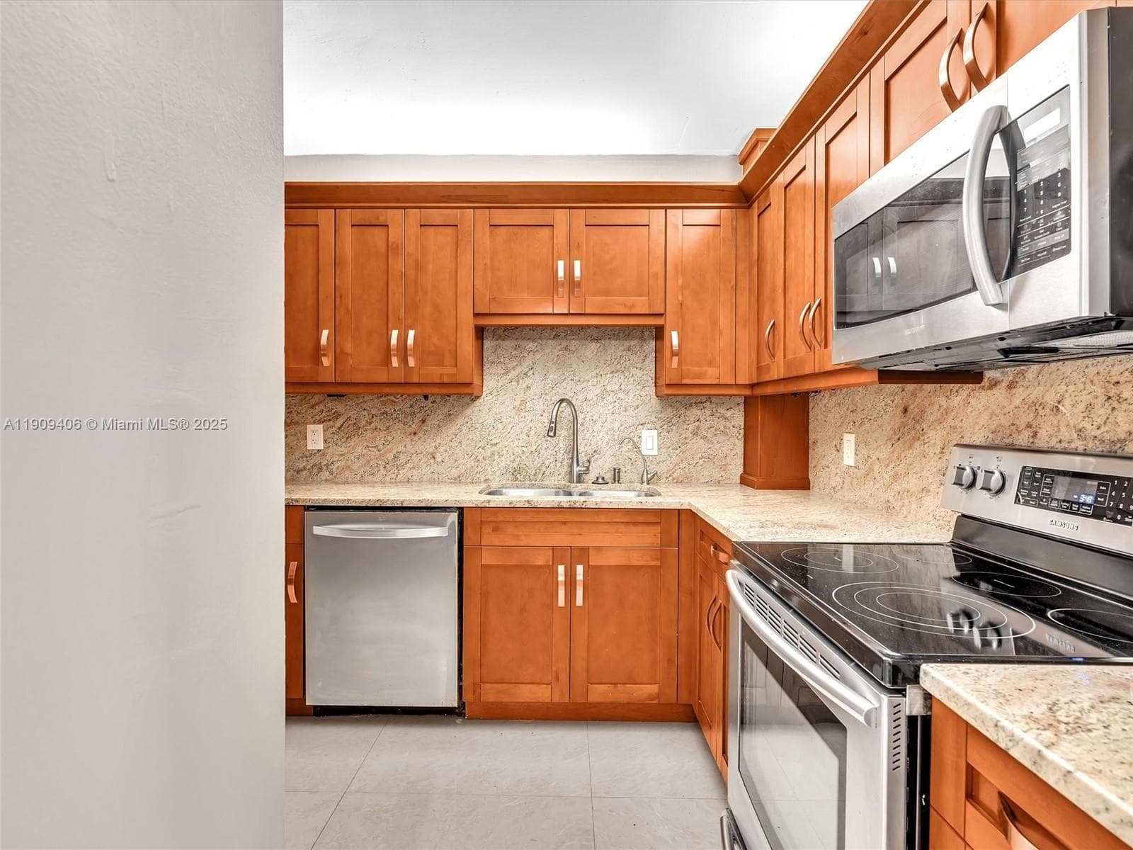Hillcrest No 21 Condo · #617B in Hollywood - Photo 12
