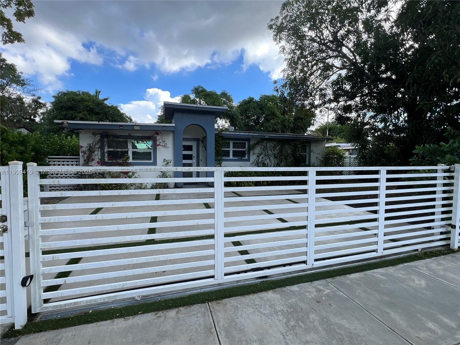 12685 NW Miami Ct photo 3