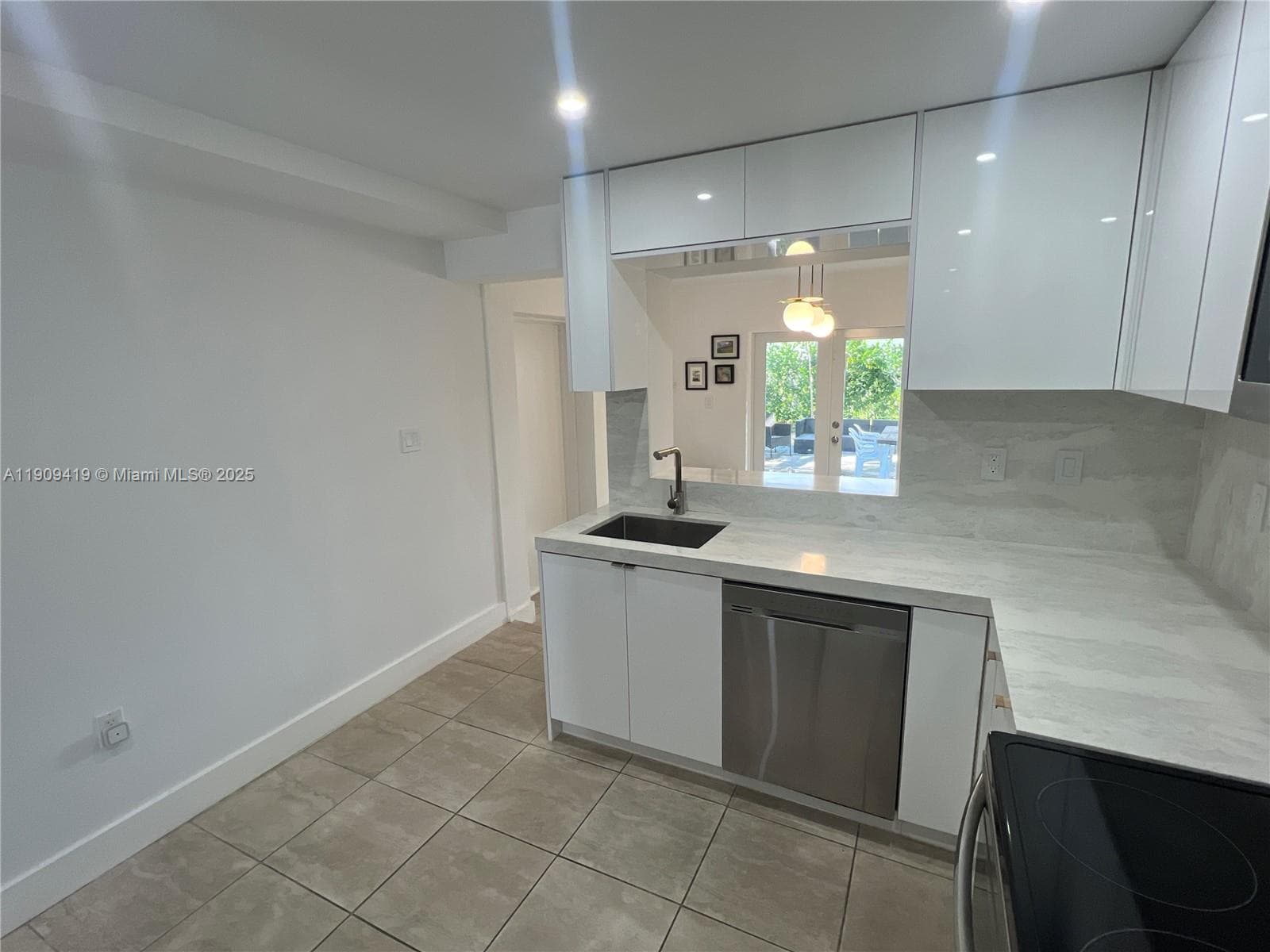 12685 NW Miami Ct photo 24