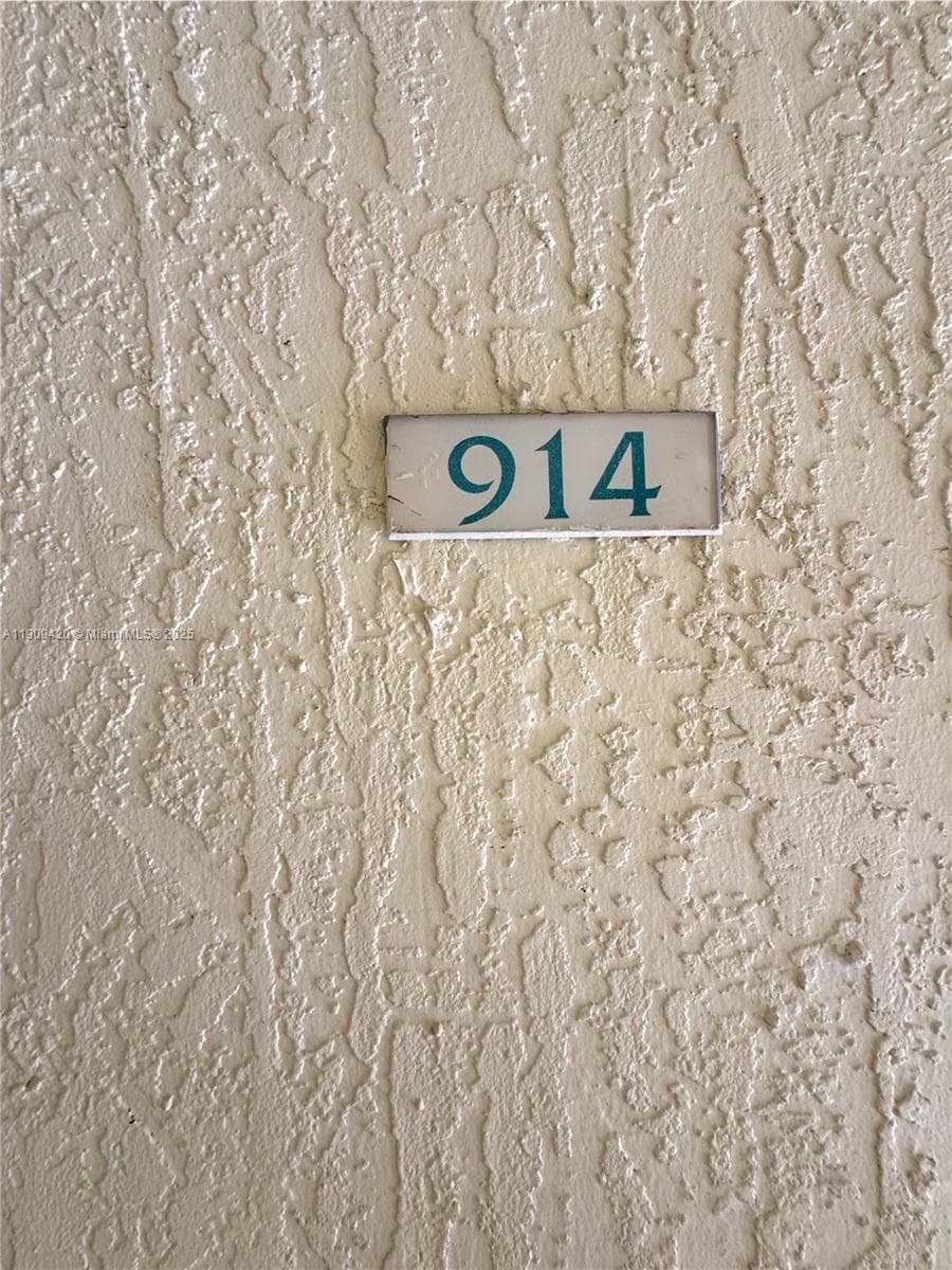 ROYAL POINCIANA CONDO · #914 in Pompano Beach - Photo 3