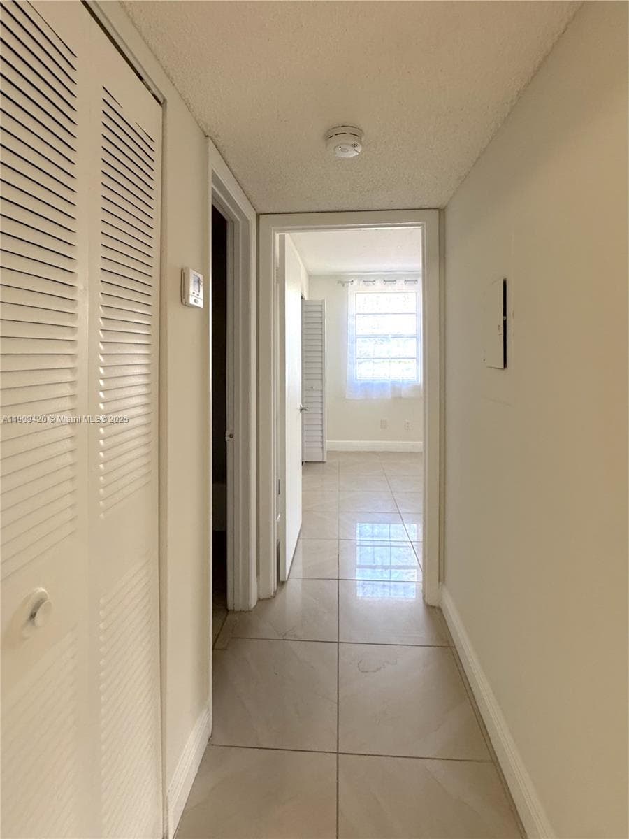 ROYAL POINCIANA CONDO · #914 in Pompano Beach - Photo 10
