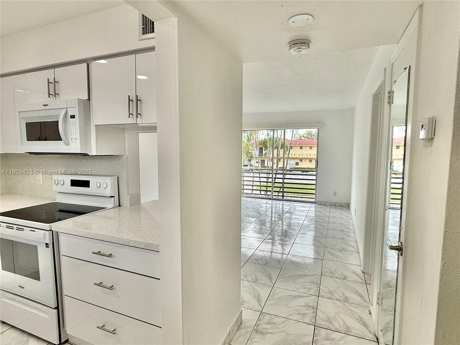 BISC LAKE GARDENS CONDO N · #D221 in Aventura - Photo 2