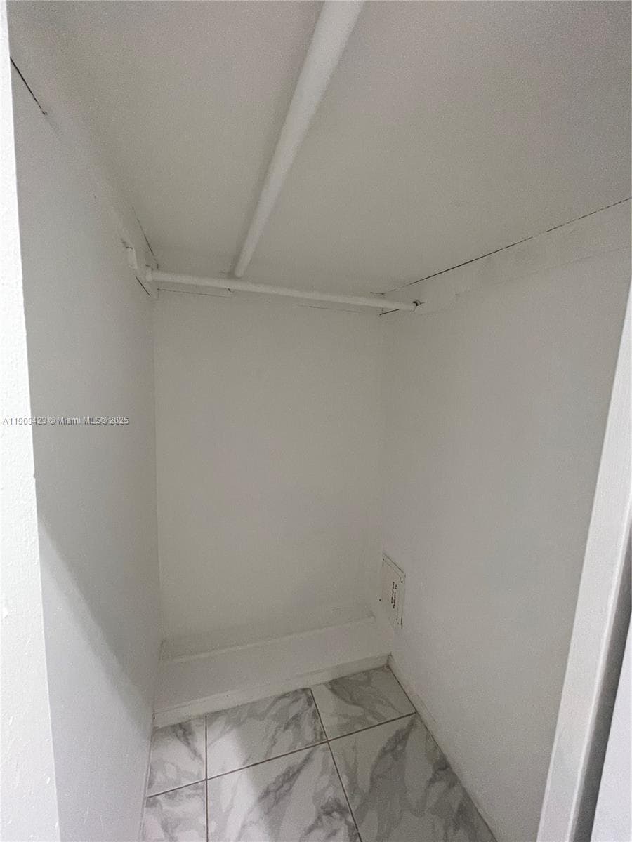 BISC LAKE GARDENS CONDO N · #D221 in Aventura - Photo 12