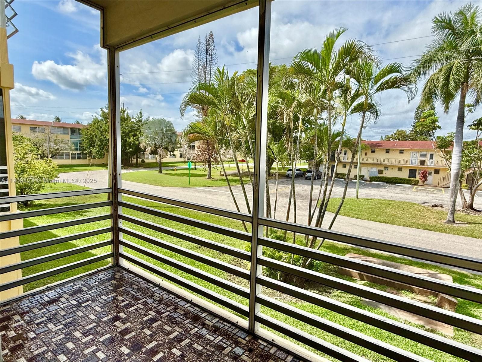 BISC LAKE GARDENS CONDO N · #D221 in Aventura - Photo 3