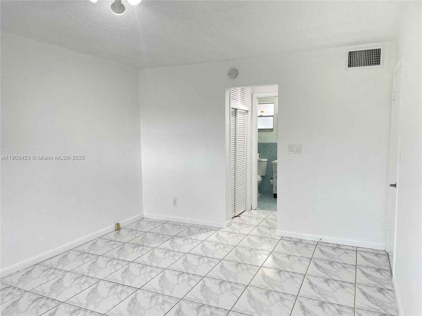 BISC LAKE GARDENS CONDO N · #D221 in Aventura - Photo 9