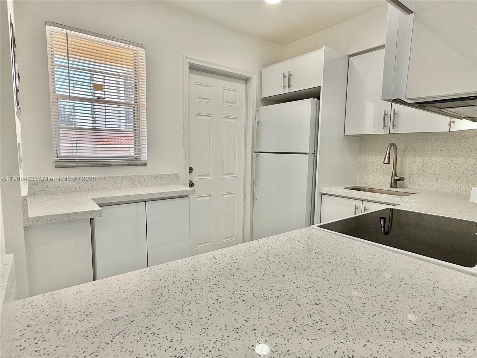 BISC LAKE GARDENS CONDO N · #D221 in Aventura - Photo 8