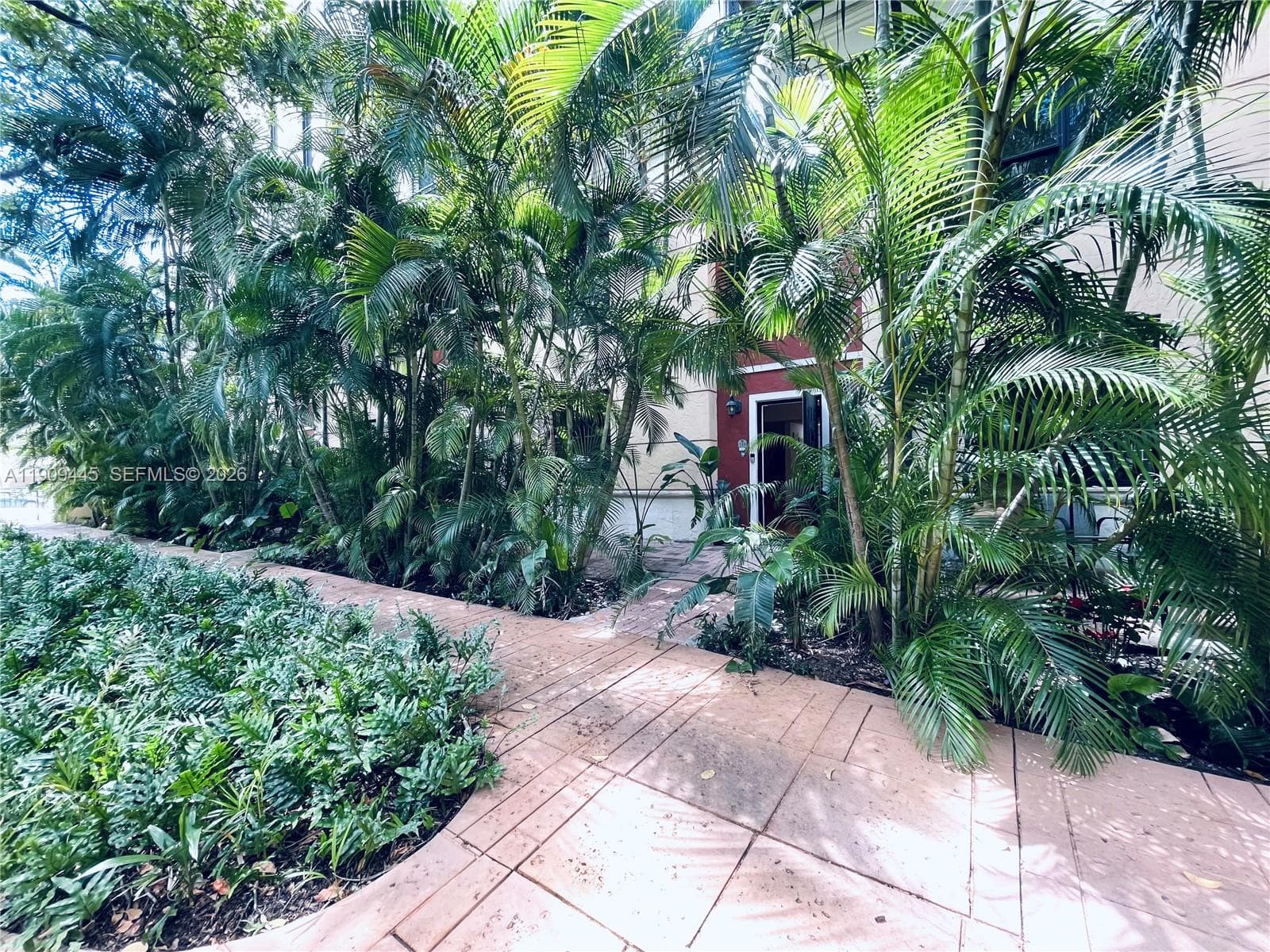 Puerta de Palmas · #119 in Coral Gables - Photo 28