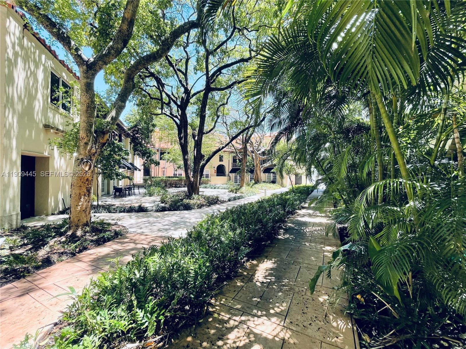Puerta de Palmas · #119 in Coral Gables - Photo 24