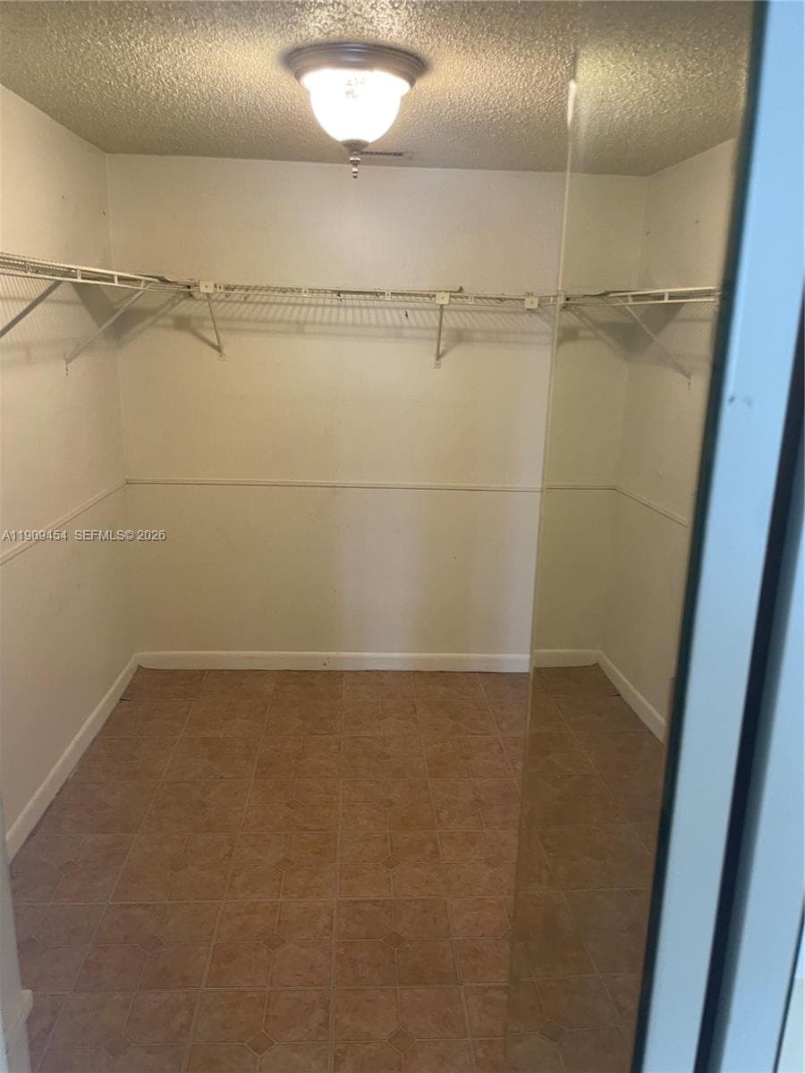 Lake Emerald · #409 in Oakland Park - Photo 14