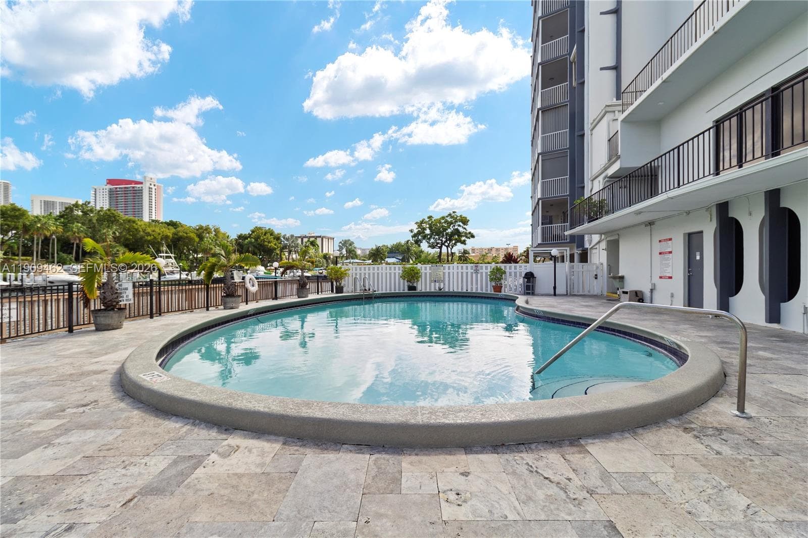 FAIRWAYS RIVIERA · #517 in Hallandale Beach - Photo 63