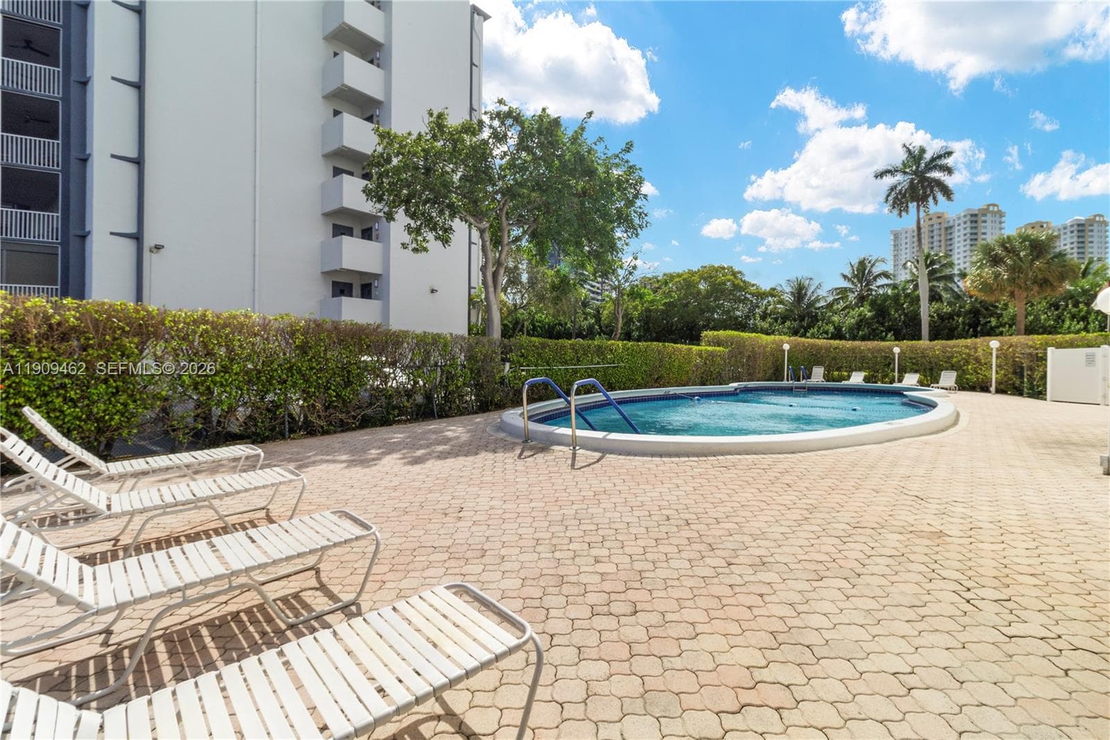 FAIRWAYS RIVIERA · #517 in Hallandale Beach - Photo 66