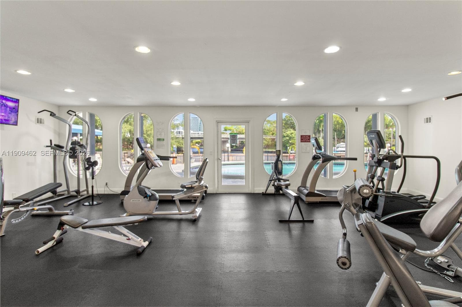FAIRWAYS RIVIERA · #517 in Hallandale Beach - Photo 41