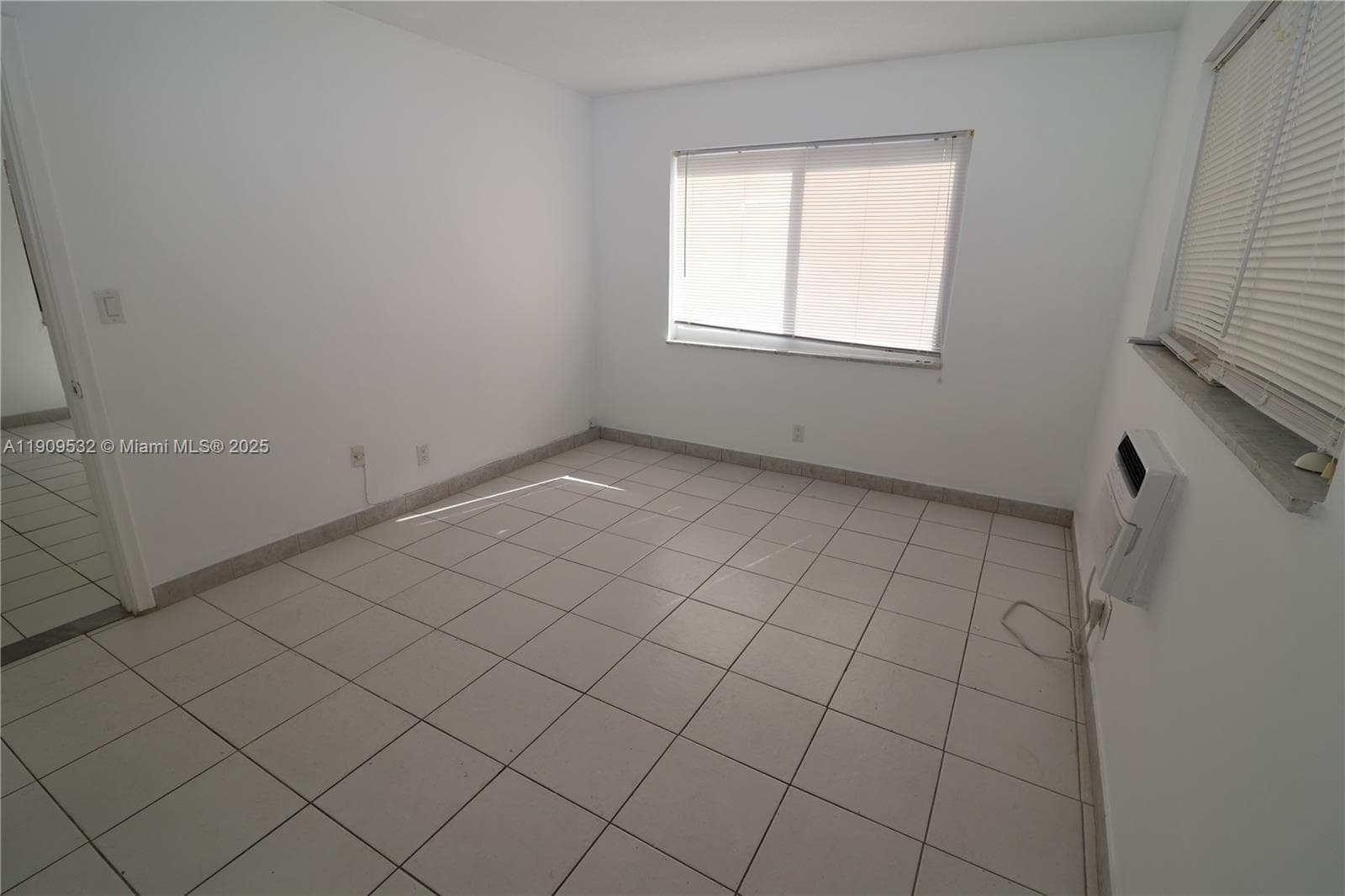 LLOYD ESTATES · #1 in Oakland Park - Photo 12