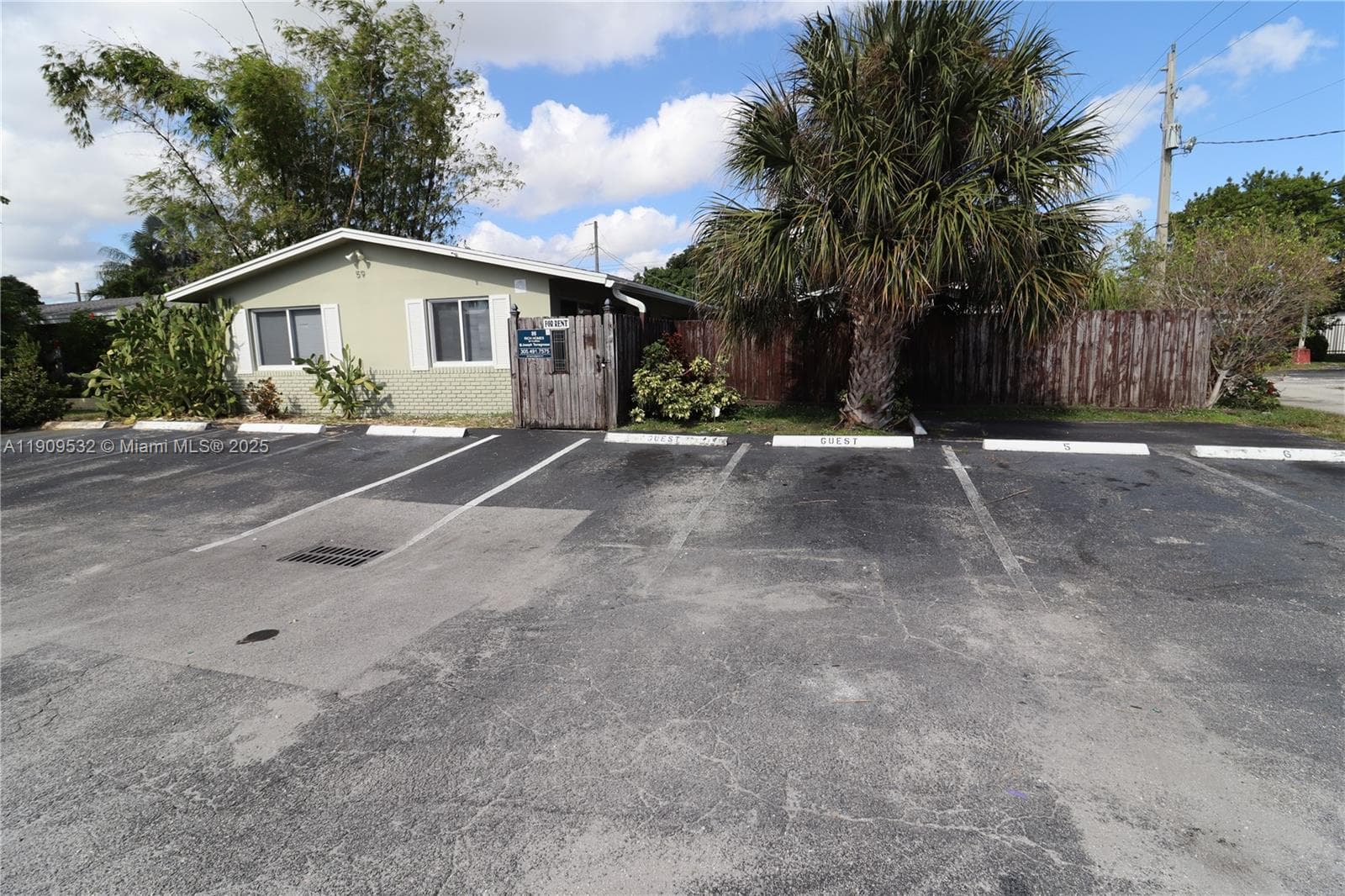 LLOYD ESTATES · #1 in Oakland Park - Photo 26