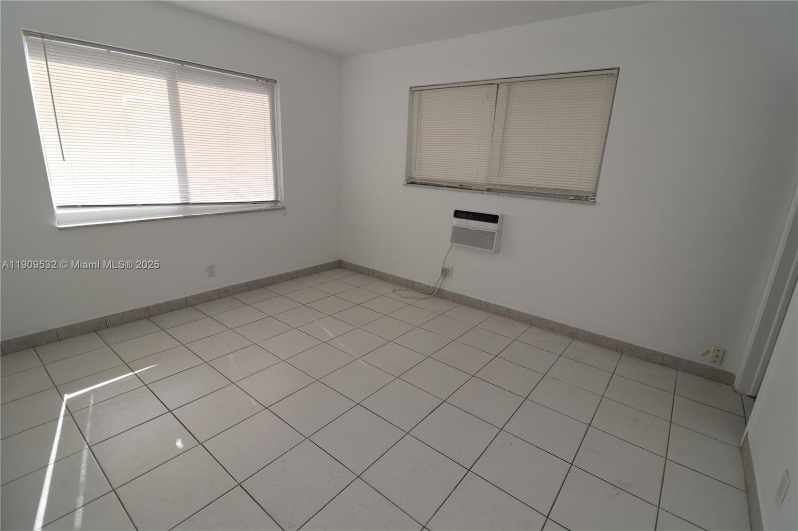 LLOYD ESTATES · #1 in Oakland Park - Photo 20