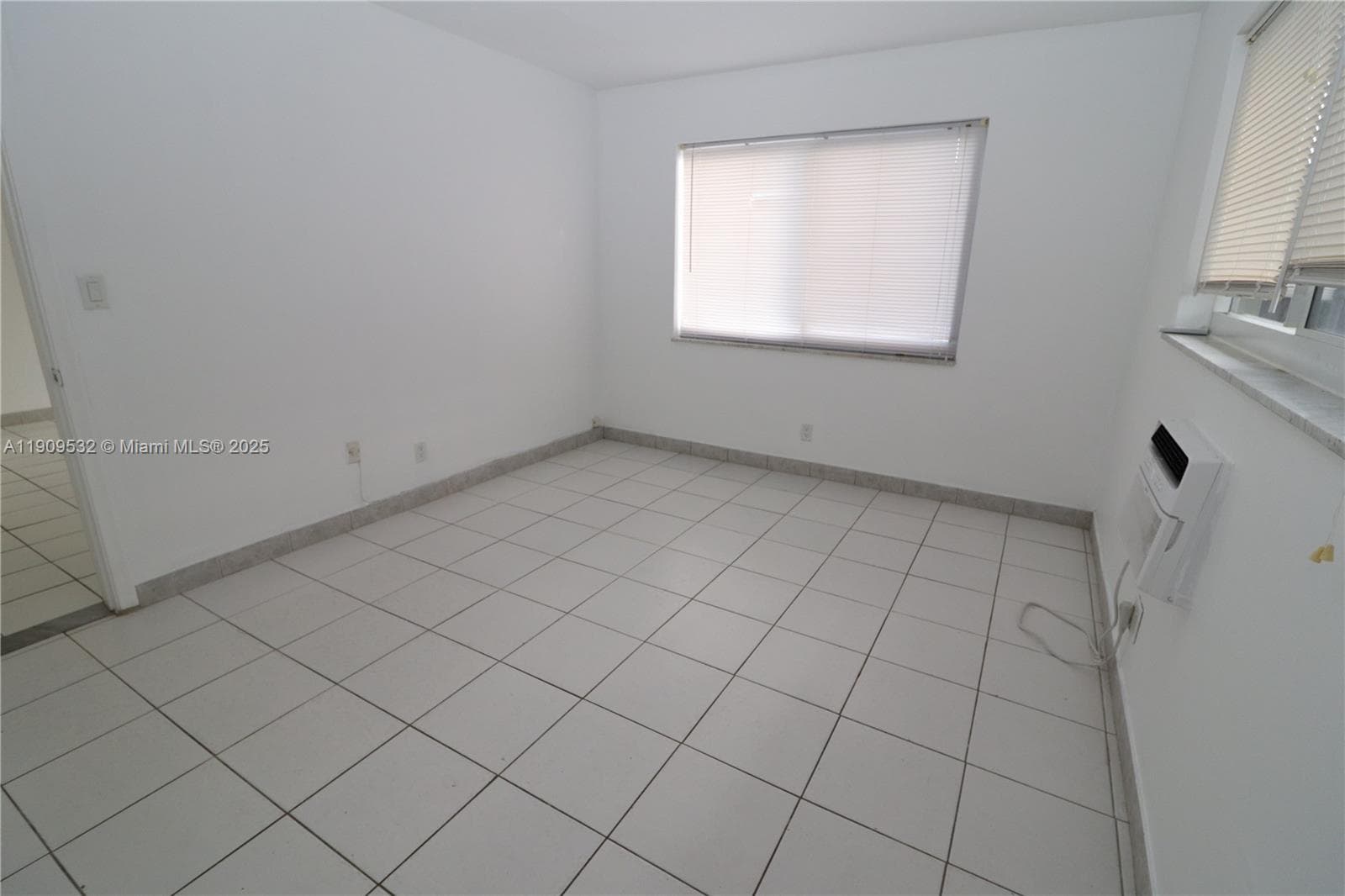 LLOYD ESTATES · #1 in Oakland Park - Photo 9