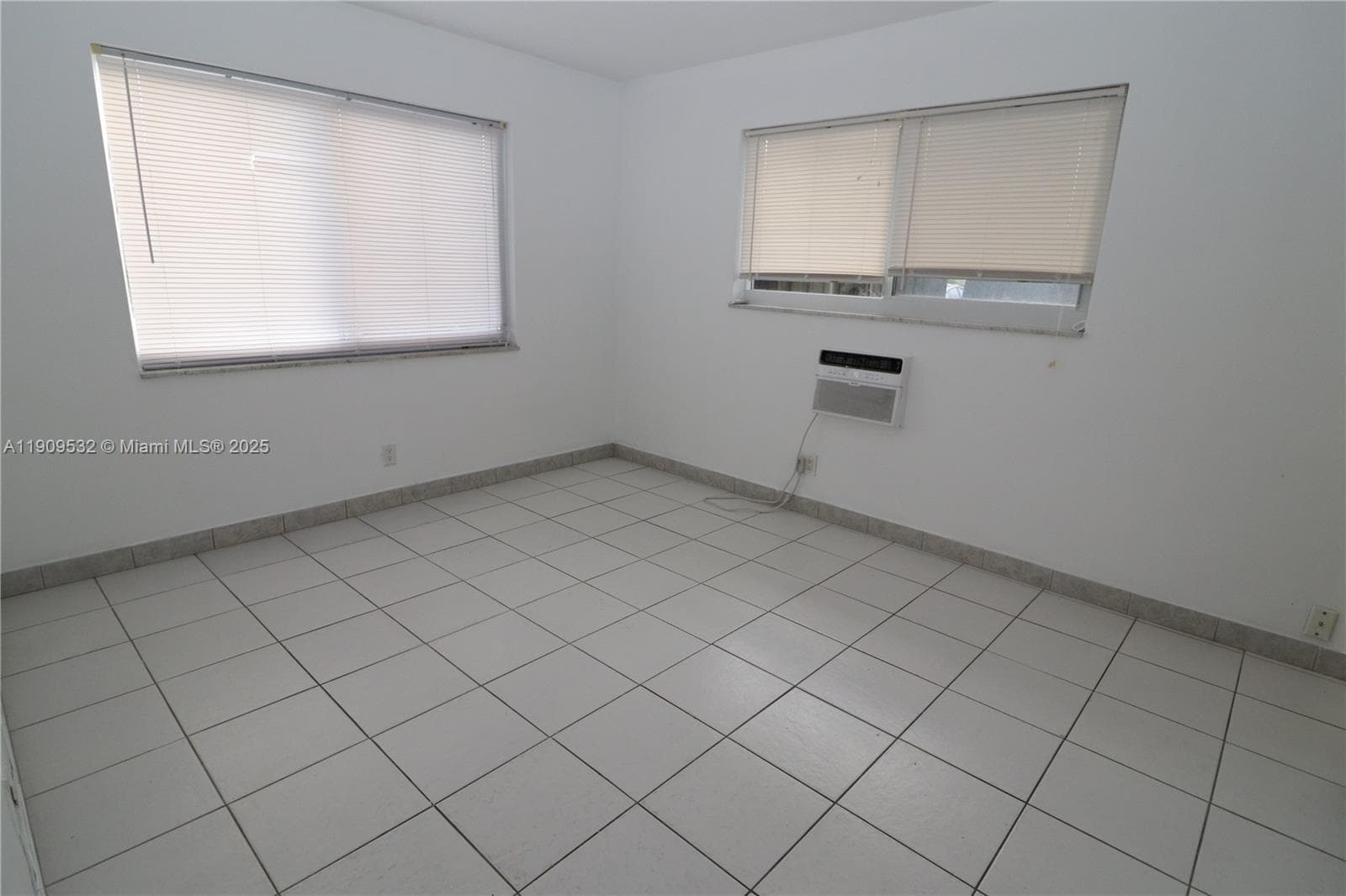 LLOYD ESTATES · #1 in Oakland Park - Photo 10