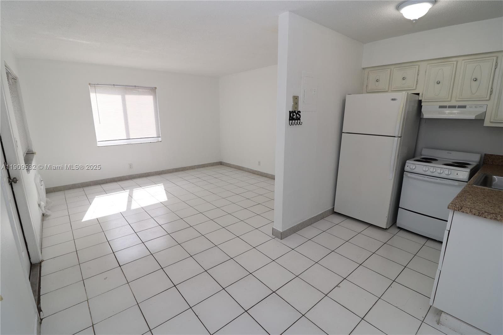 LLOYD ESTATES · #1 in Oakland Park - Photo 15