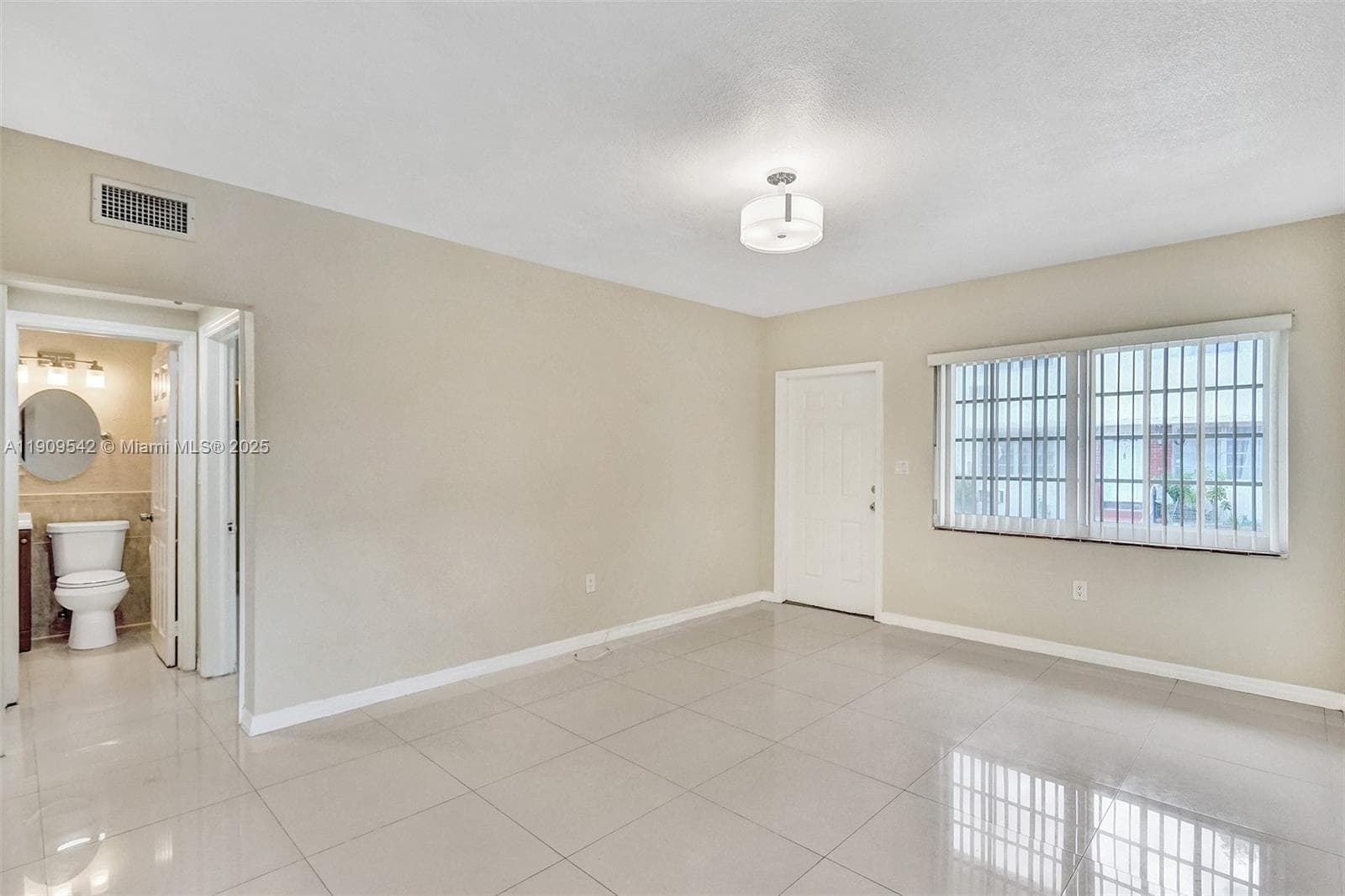 MARSEILLES CONDO · #15 in Miami Beach - Photo 6