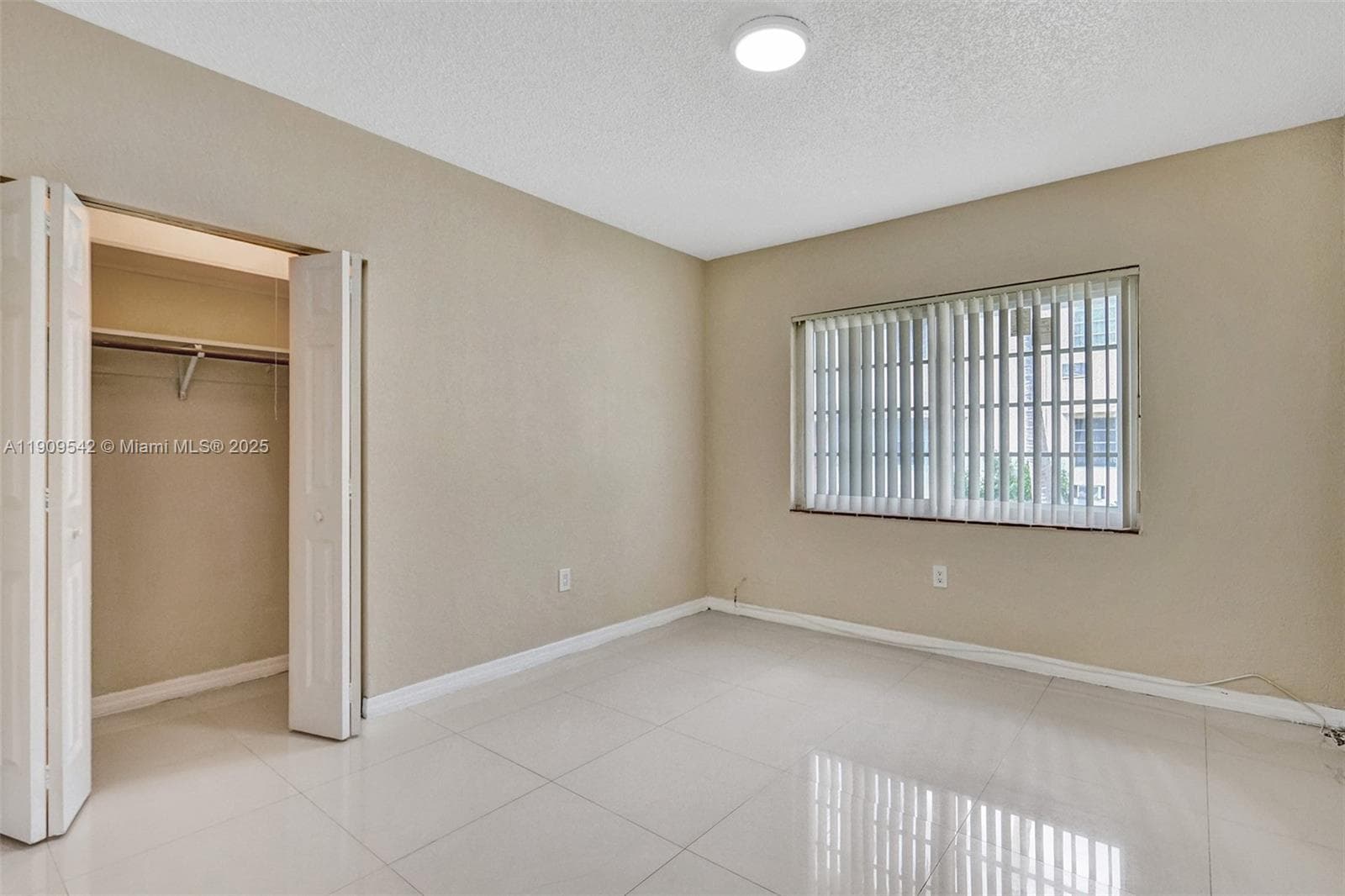 MARSEILLES CONDO · #15 in Miami Beach - Photo 17