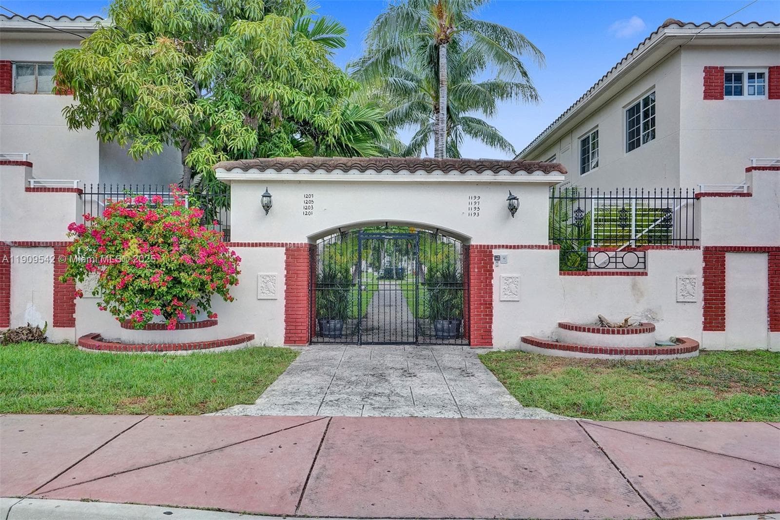 MARSEILLES CONDO · #15 in Miami Beach - Photo 12