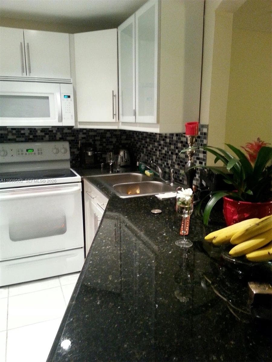 JADE WINDS CONDOMINIUM · #206-1 in Miami - Photo 2