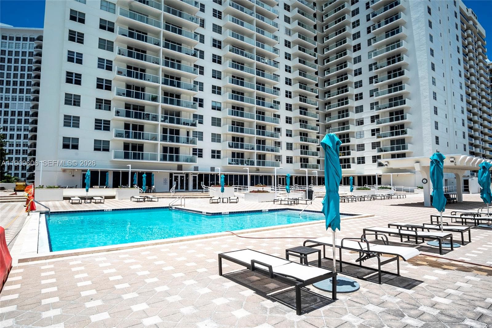 ARLEN BEACH CONDO · #417 in Miami Beach - Photo 19