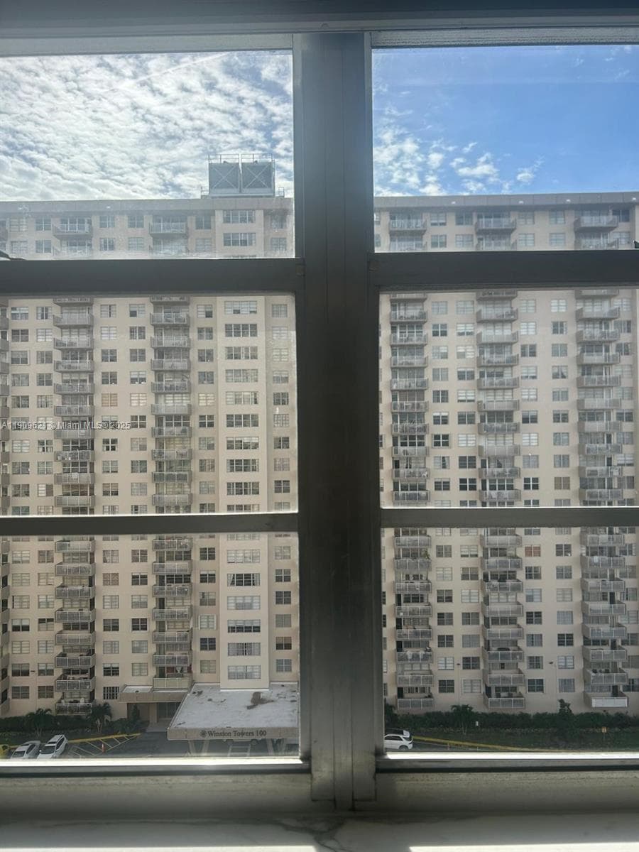 WINSTON TOWERS 200 · #1205 in Sunny Isles Beach - Photo 27