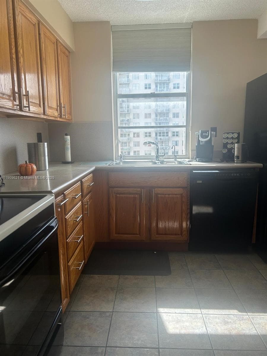 WINSTON TOWERS 200 · #1205 in Sunny Isles Beach - Photo 17