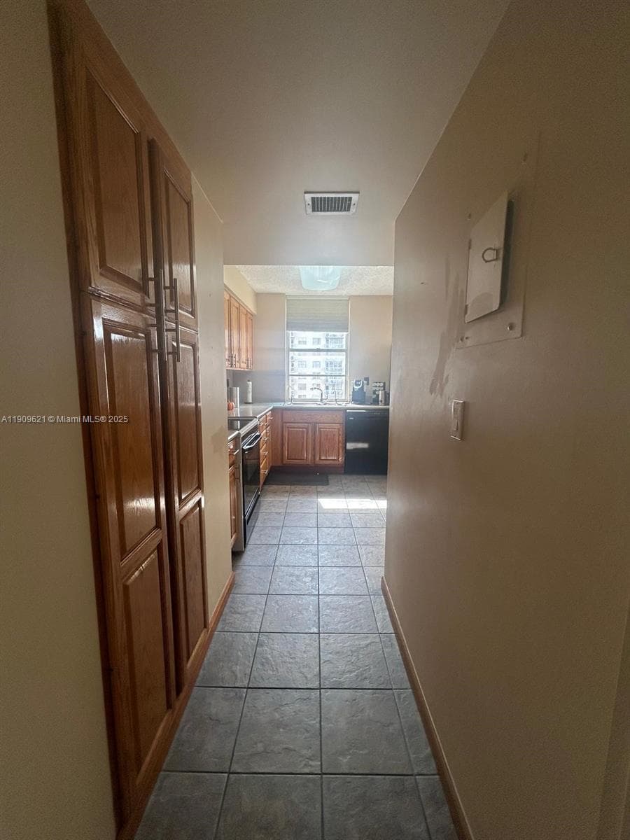 WINSTON TOWERS 200 · #1205 in Sunny Isles Beach - Photo 5