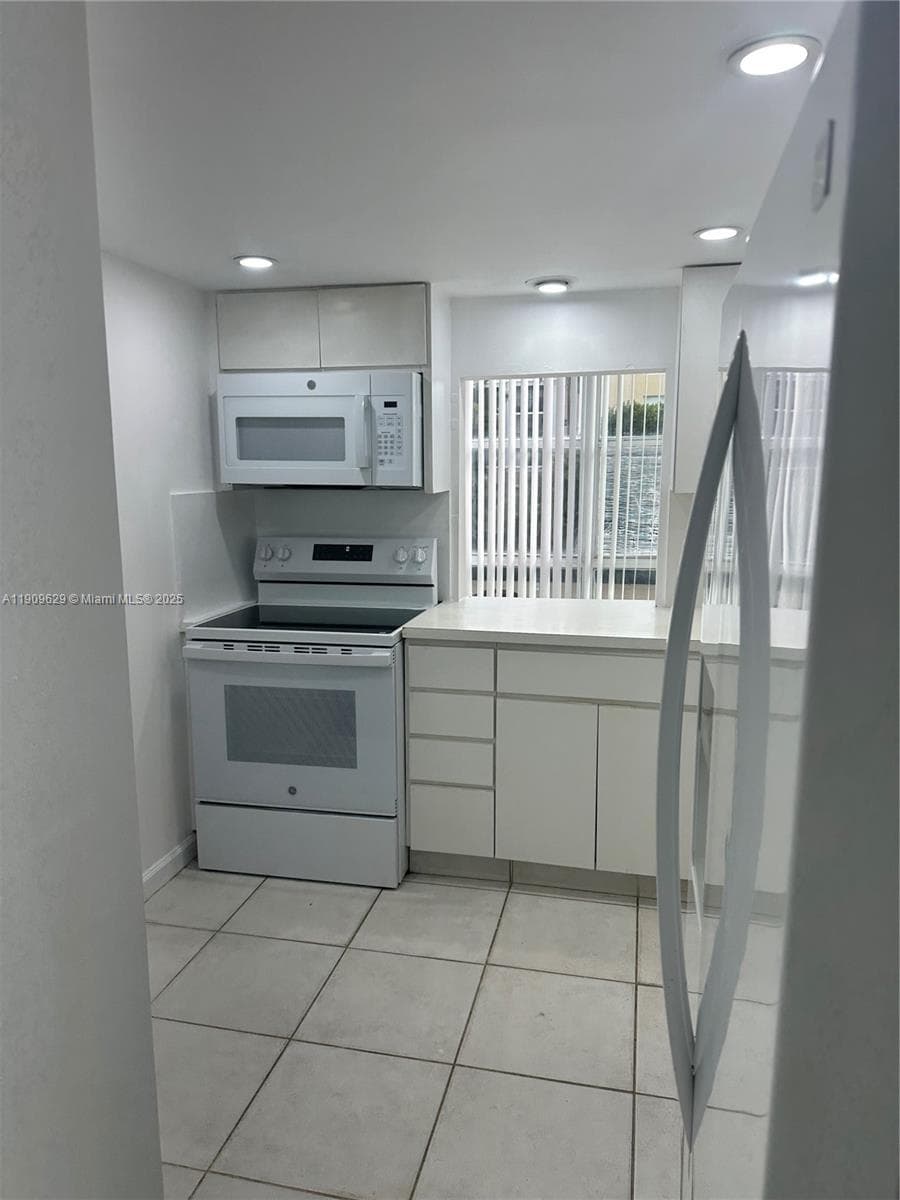 AVILA SOUTH CONDO · #322 in Sunny Isles Beach - Photo 8