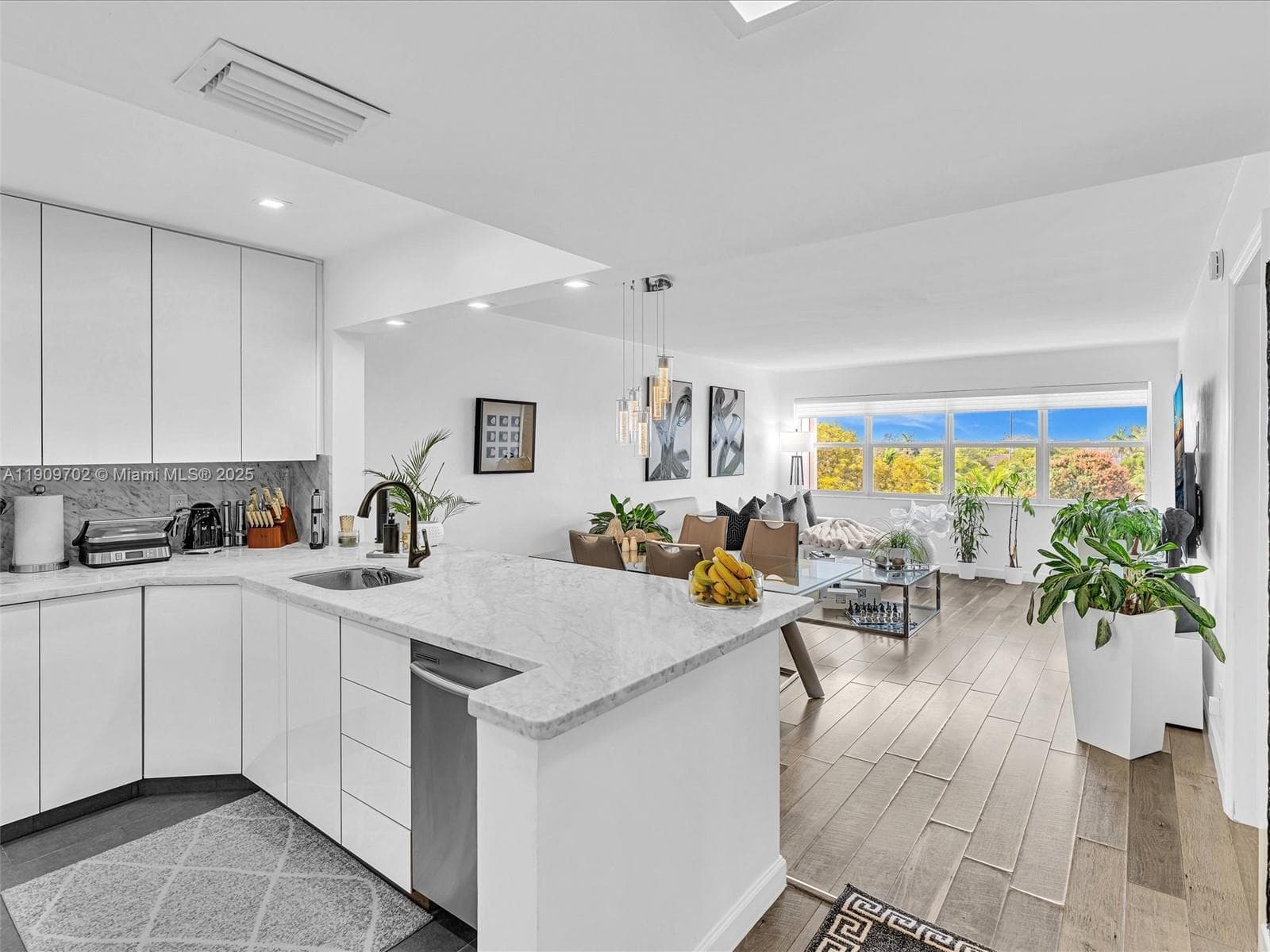 FIRST GULFSTREAM GARDEN · #403C in Hallandale Beach - Photo 11