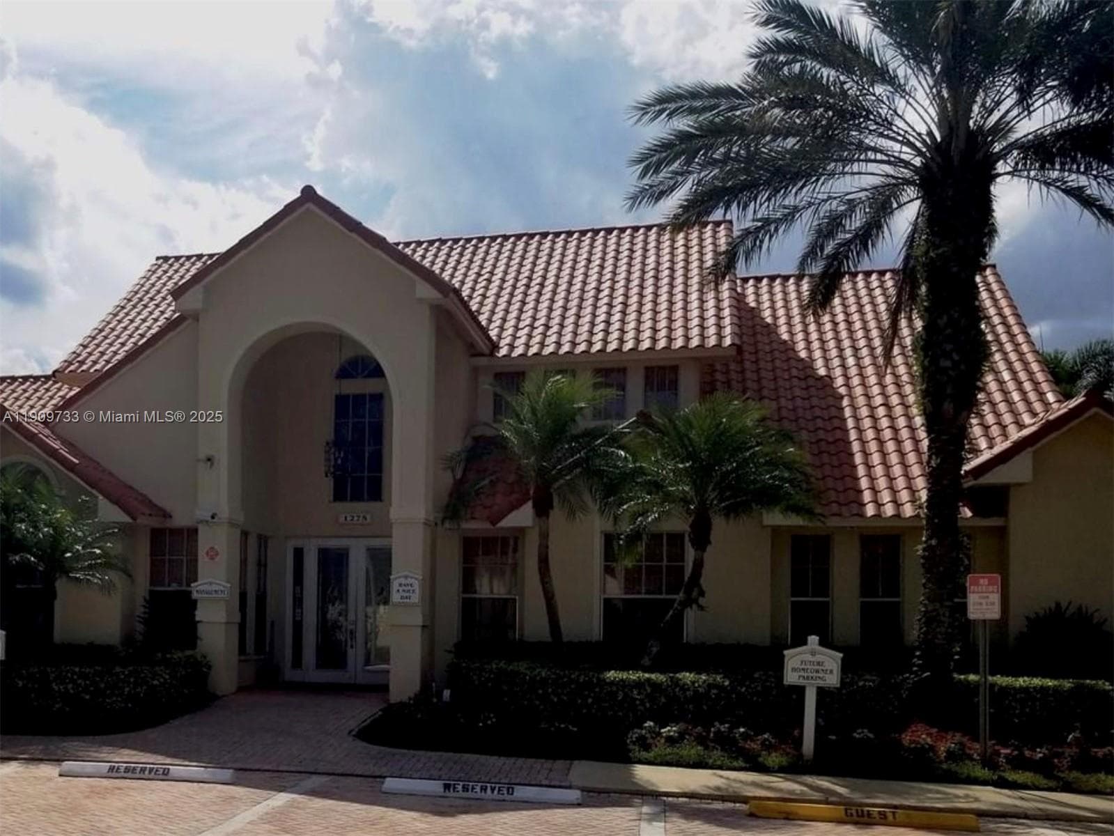 ROYAL POINCIANA CONDO · #2502 in Pompano Beach - Photo 2