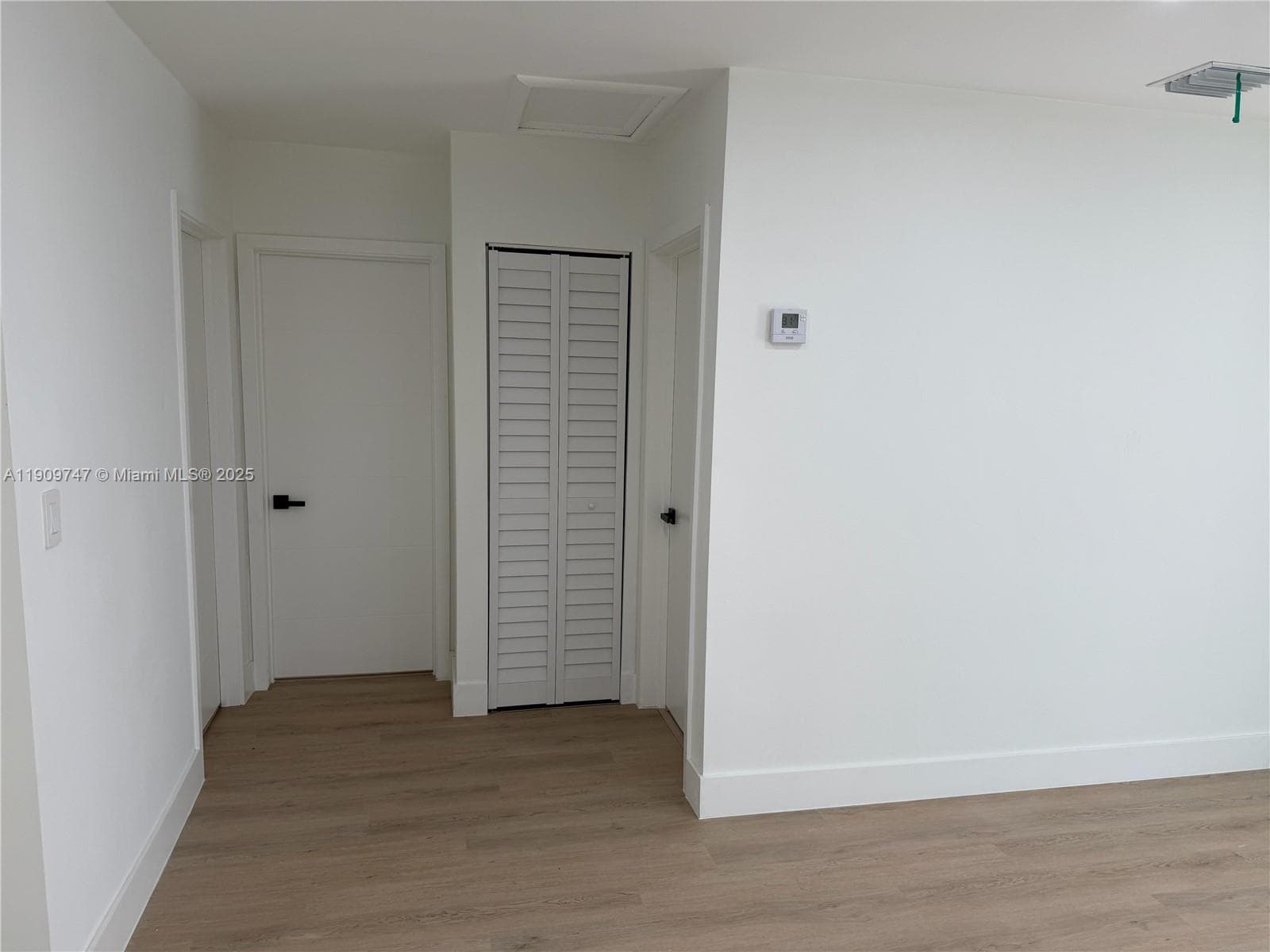 1621 SW 11th Ct photo 9