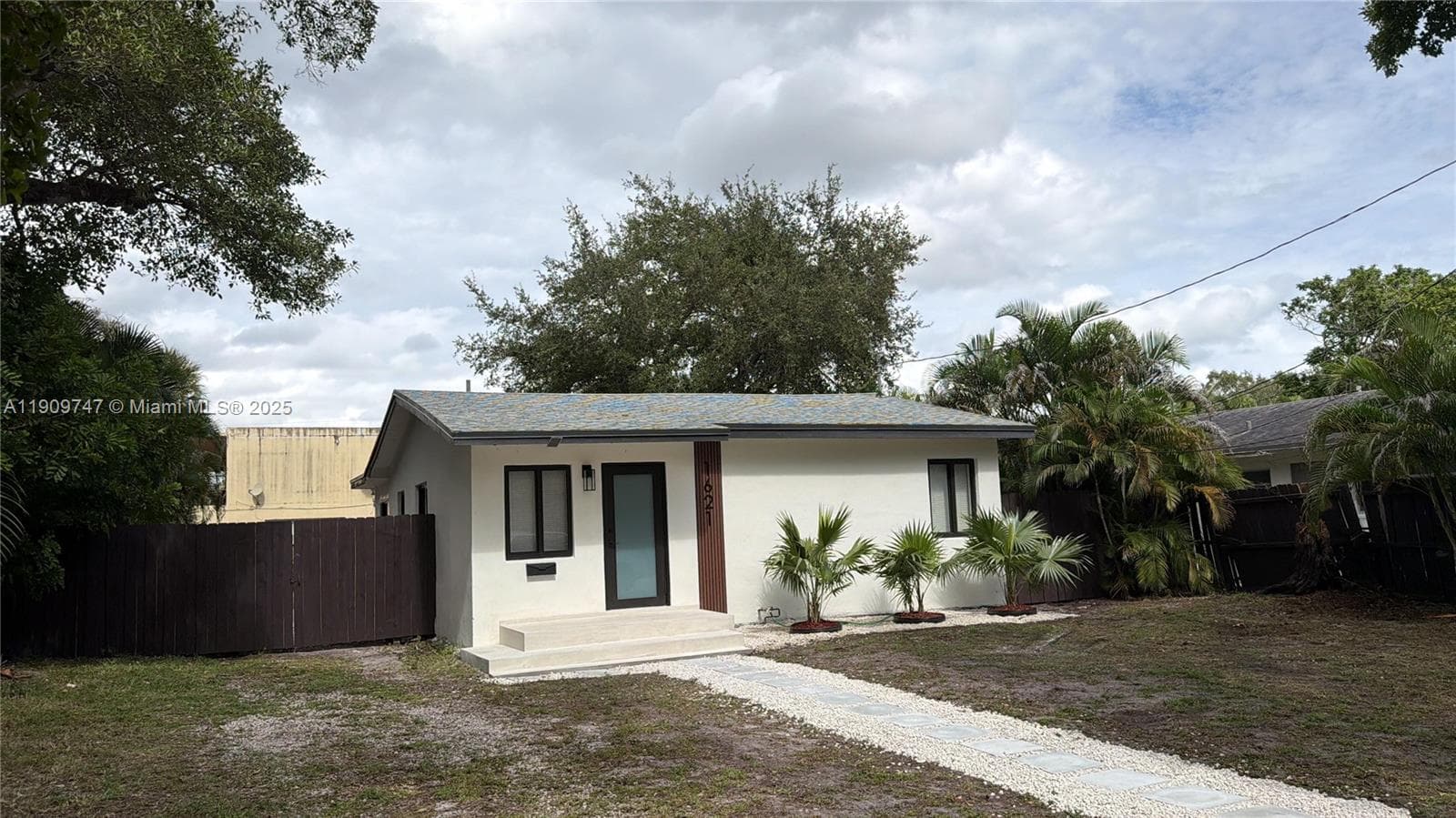 1621 SW 11th Ct photo 18