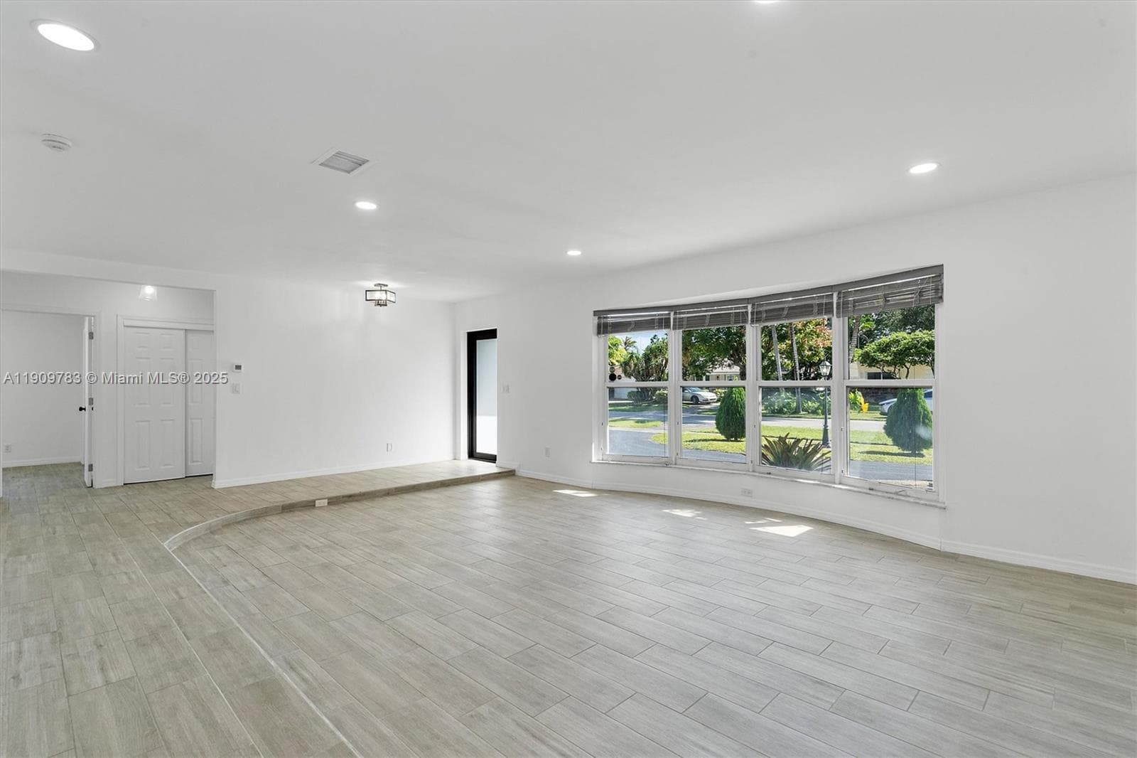 4309 Jackson St photo 6